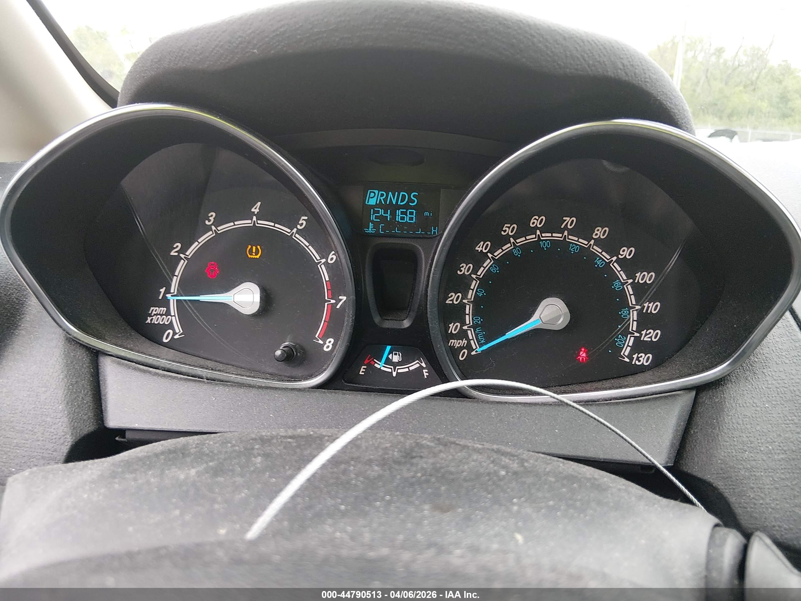 FORD FIESTA image 7