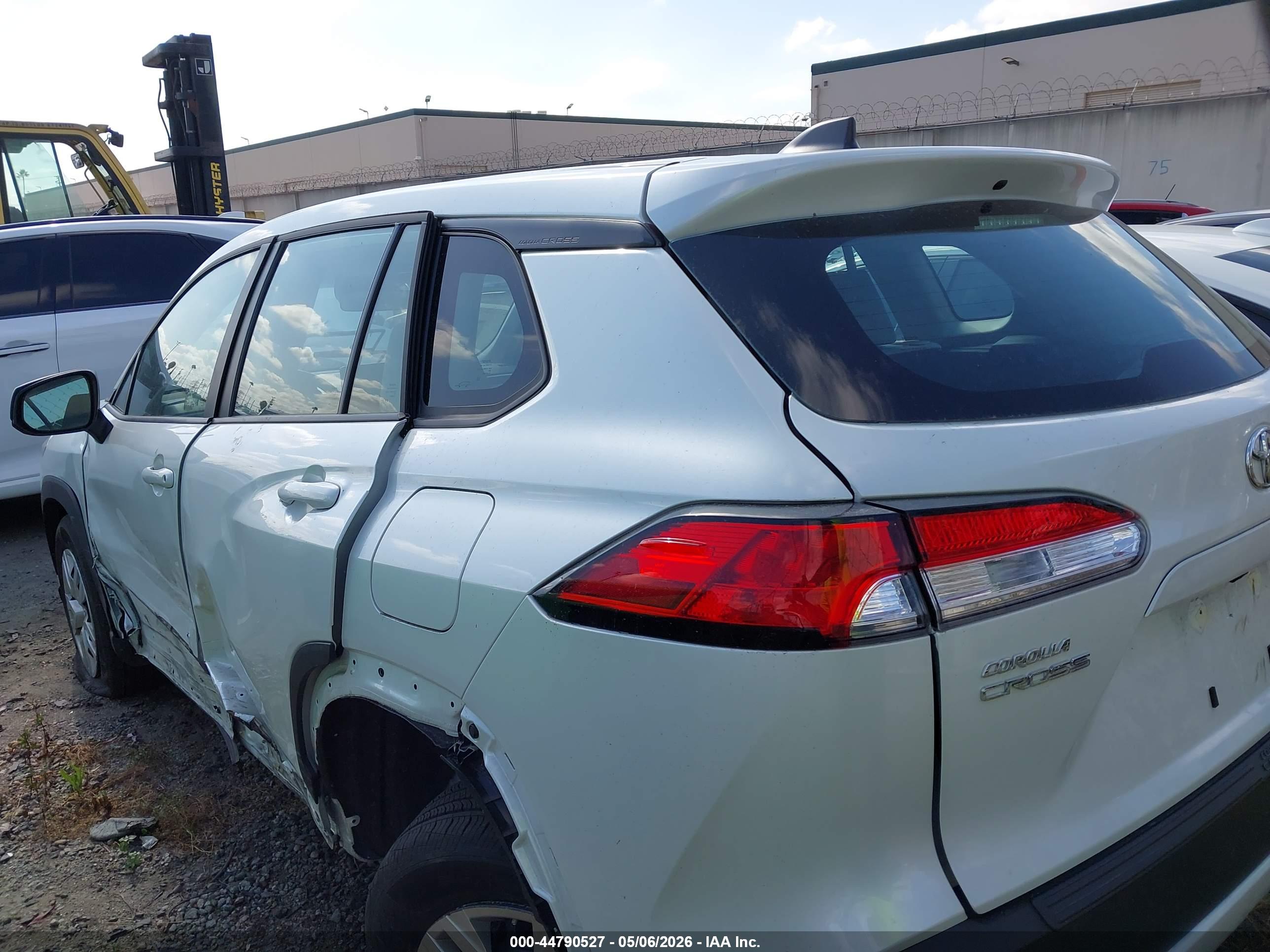 TOYOTA COROLLA image 3