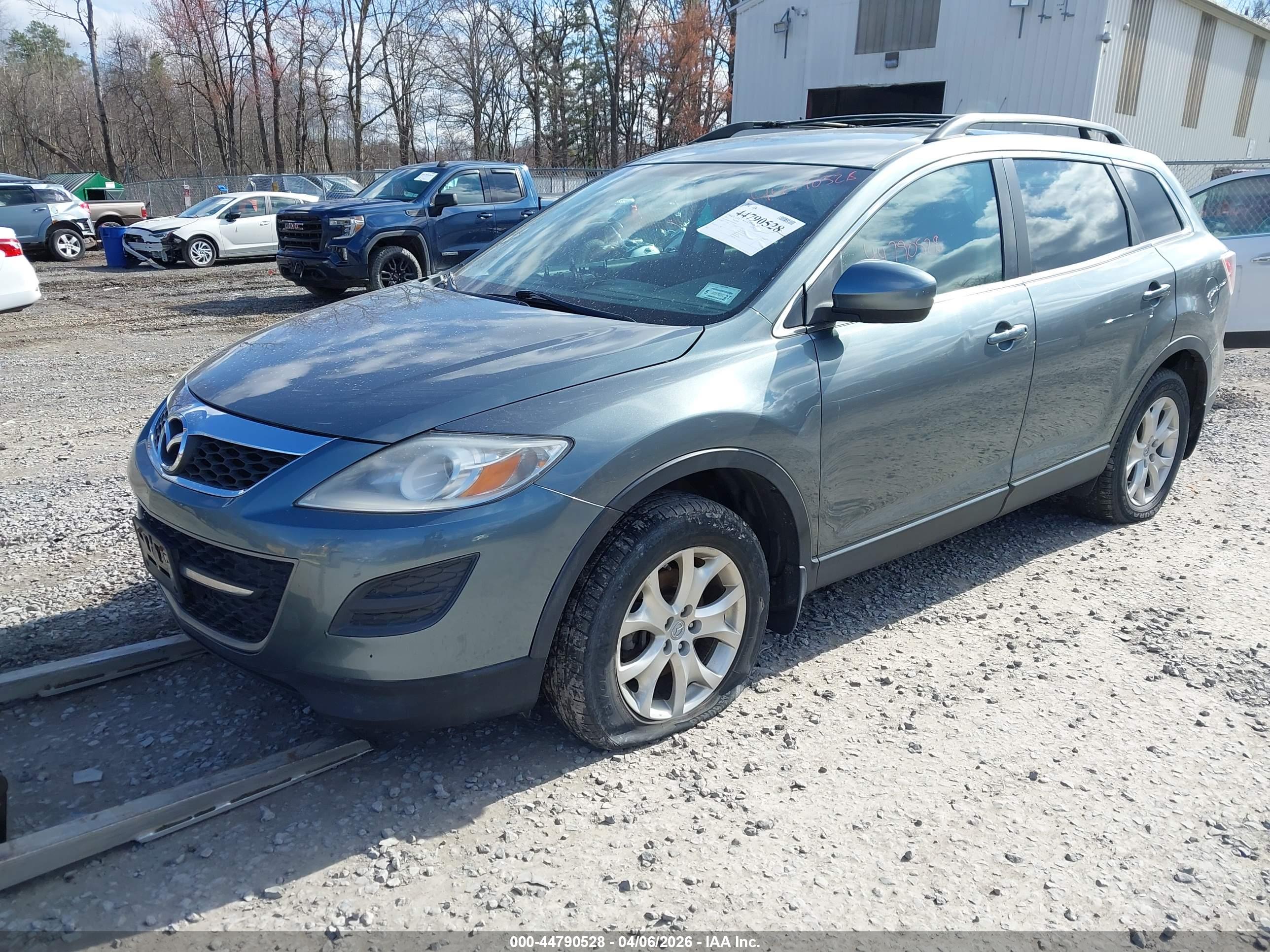 MAZDA CX-9 image 2