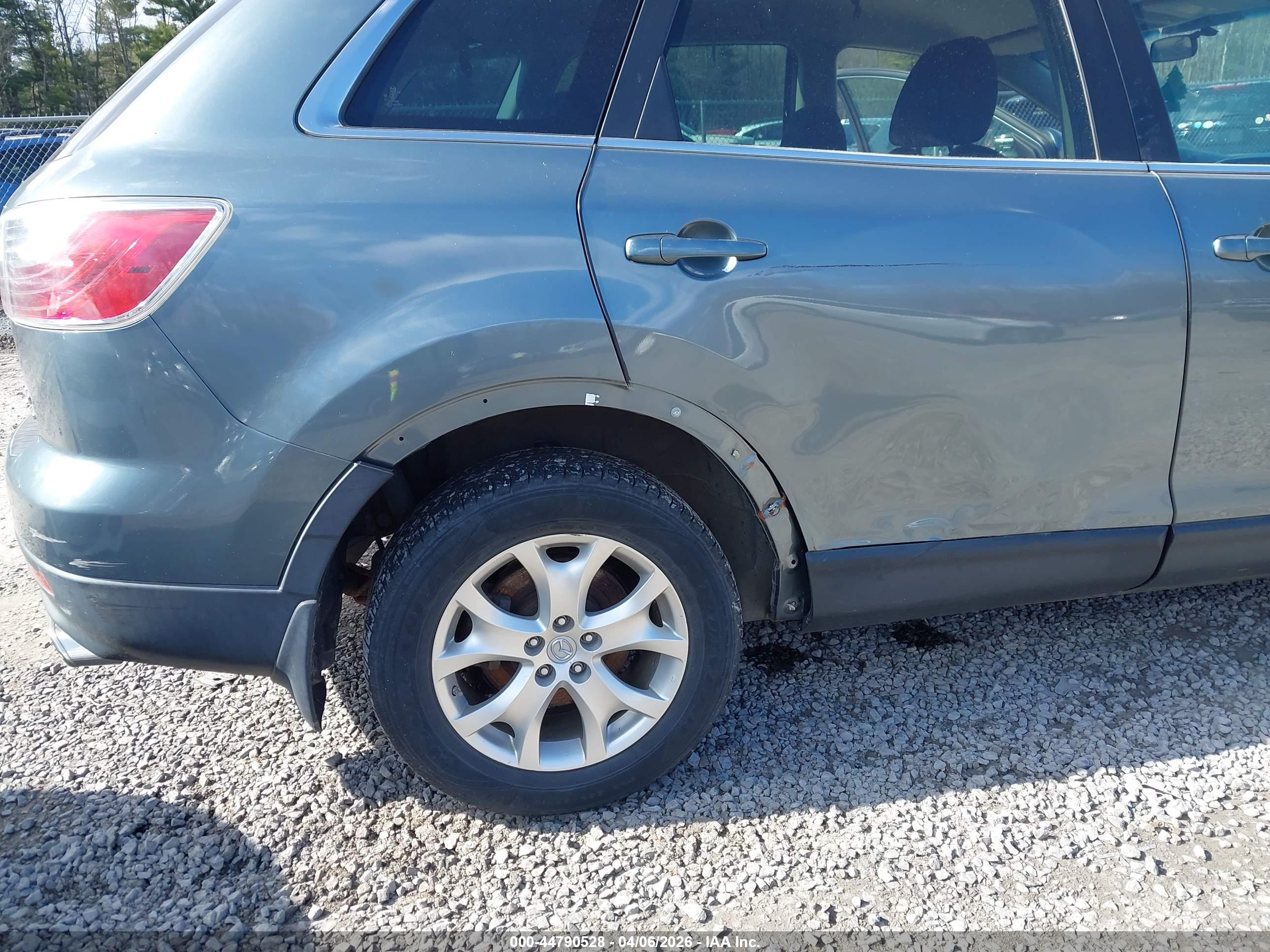 MAZDA CX-9 image 6