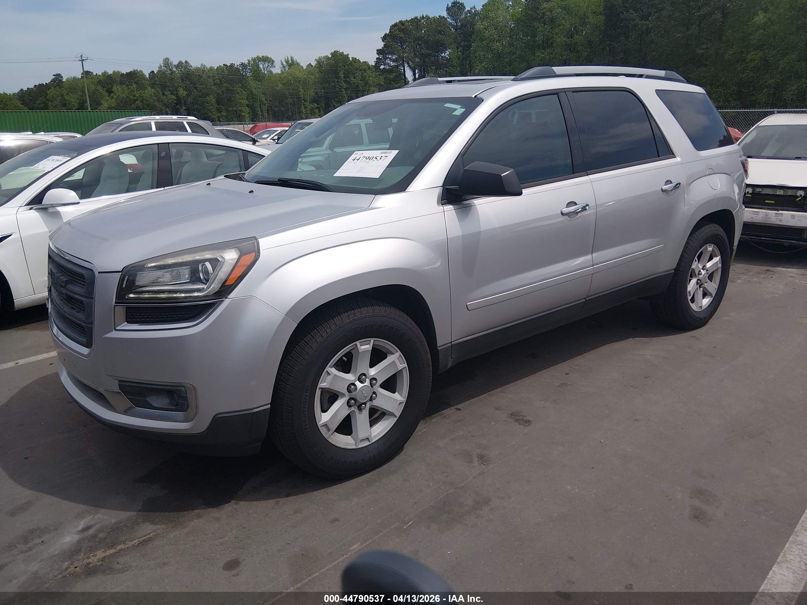 GMC ACADIA image 2
