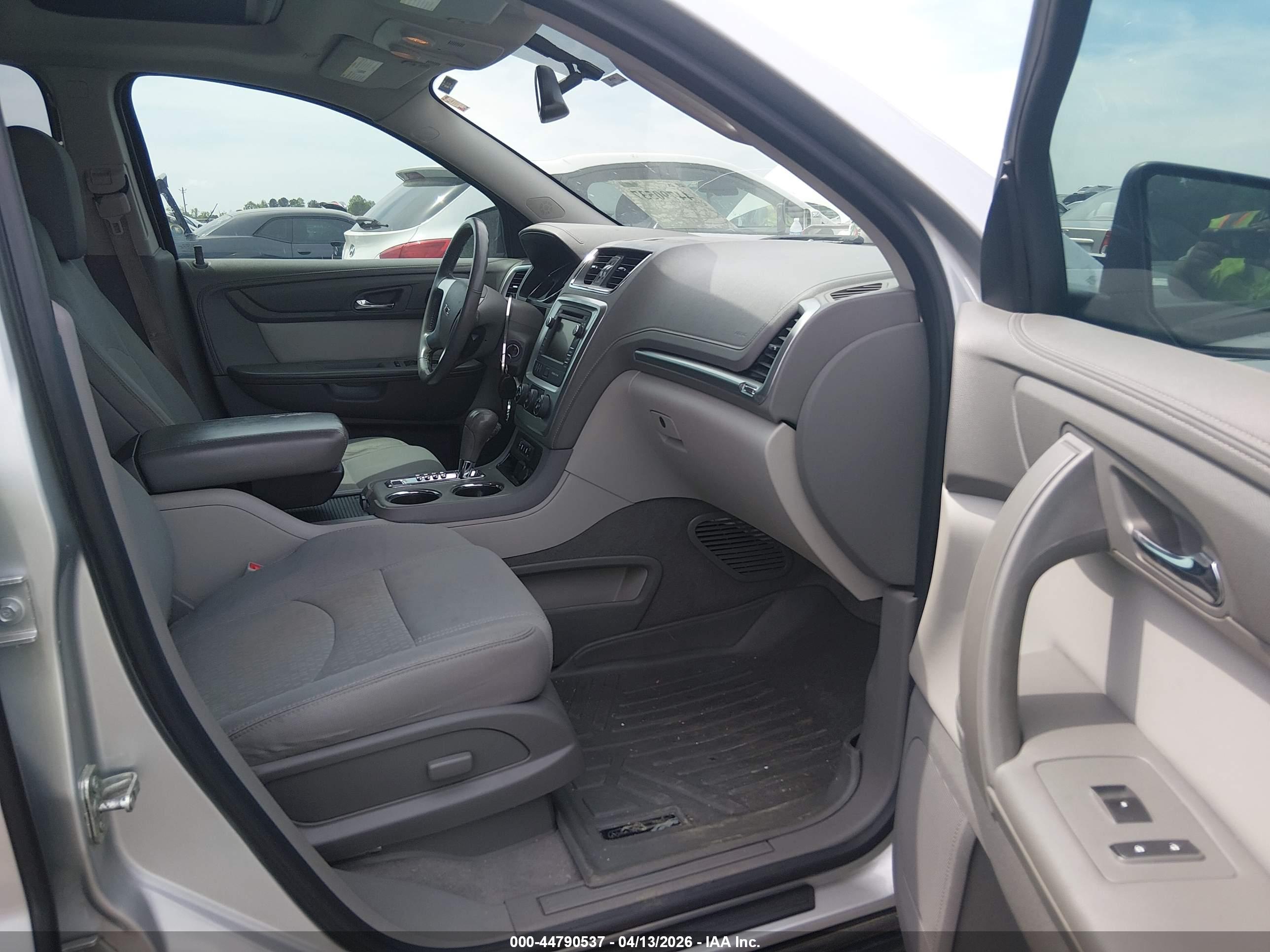 GMC ACADIA image 5