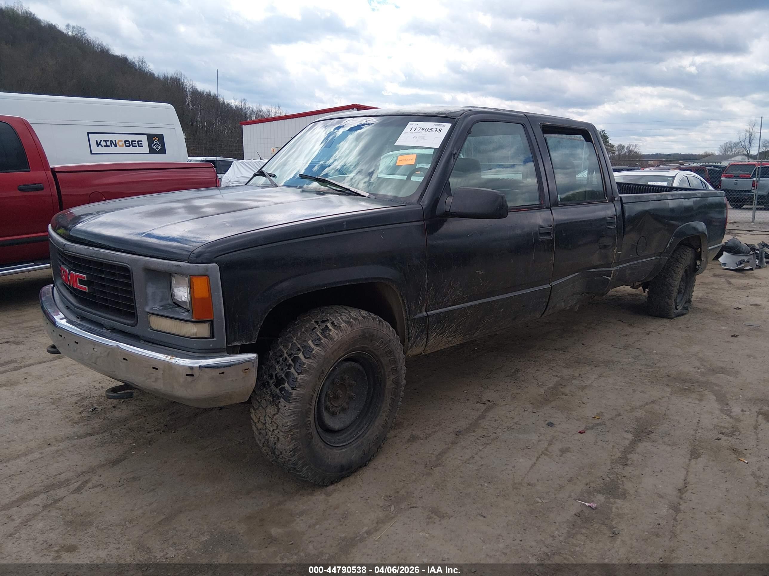 GMC SIERRA image 2
