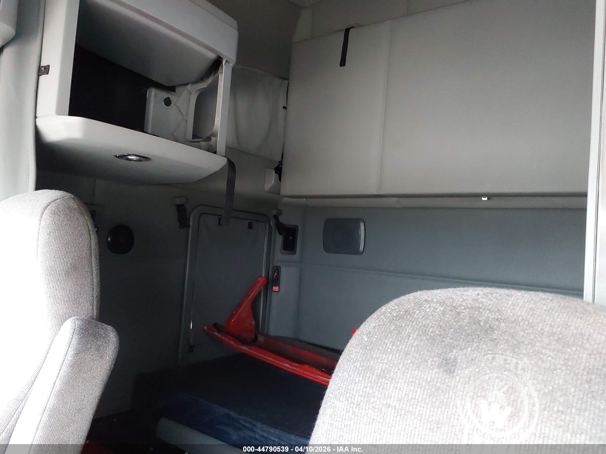 KENWORTH T680 image 7