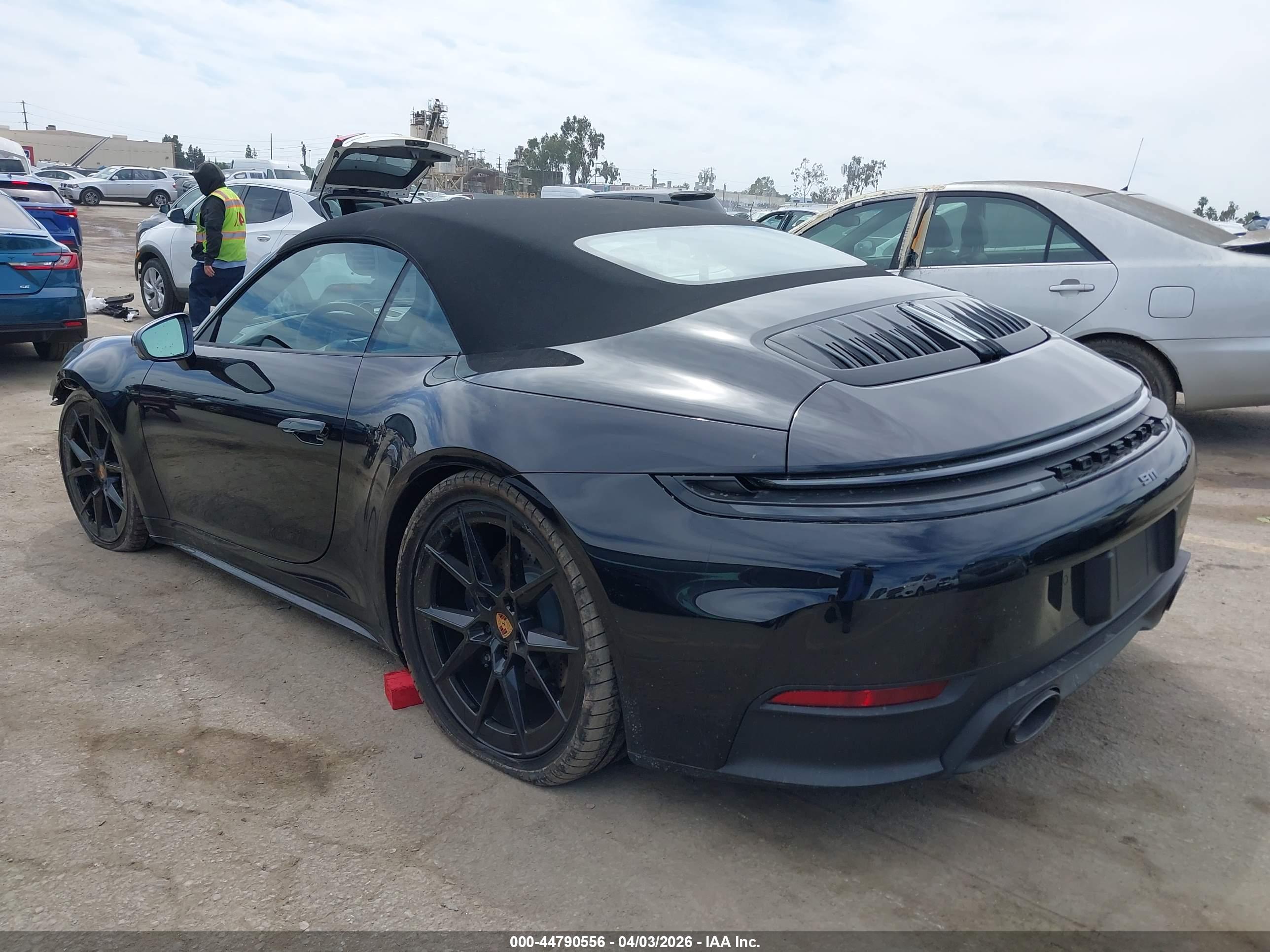 PORSCHE 911 image 3