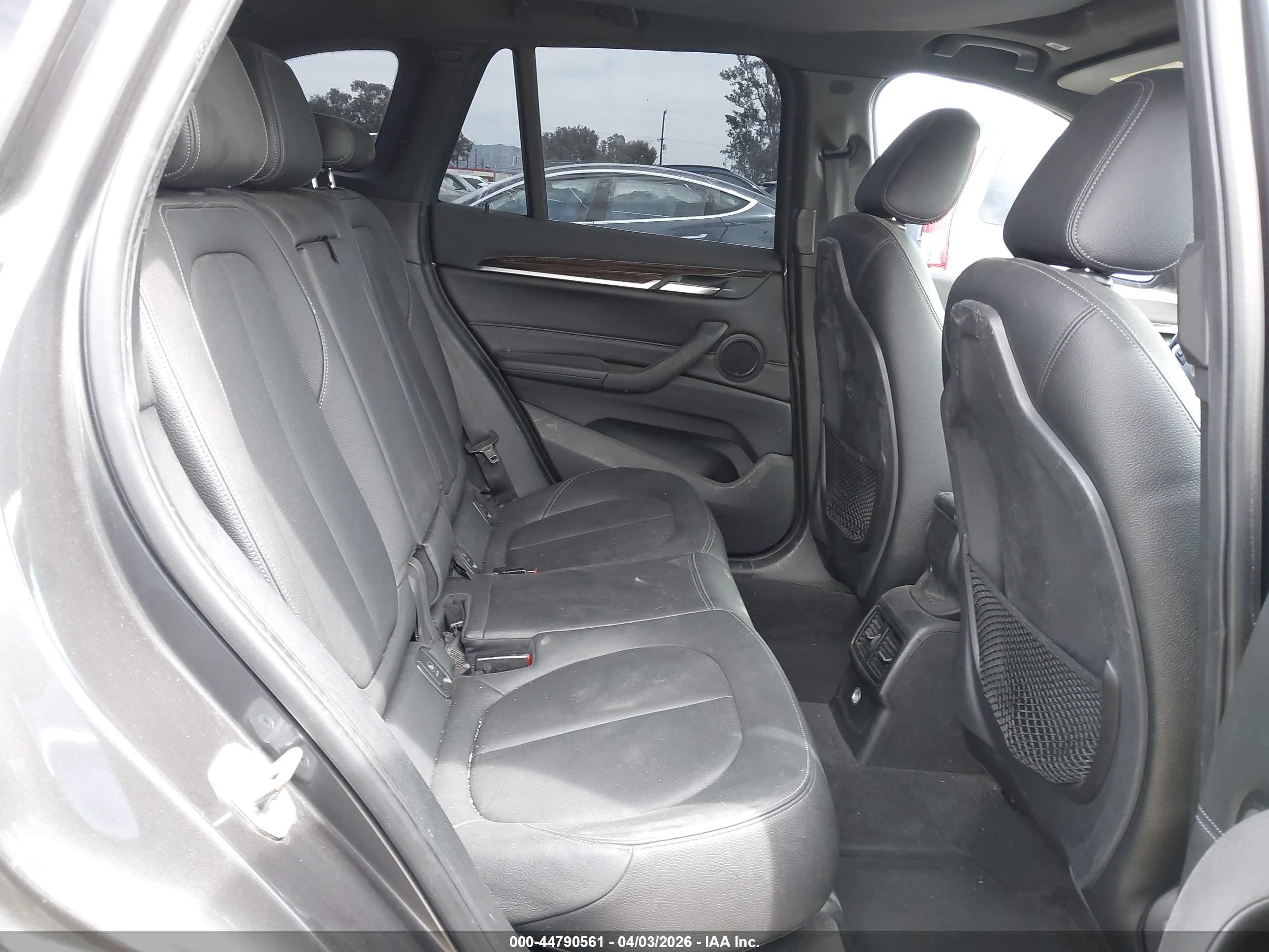 BMW X1 image 8