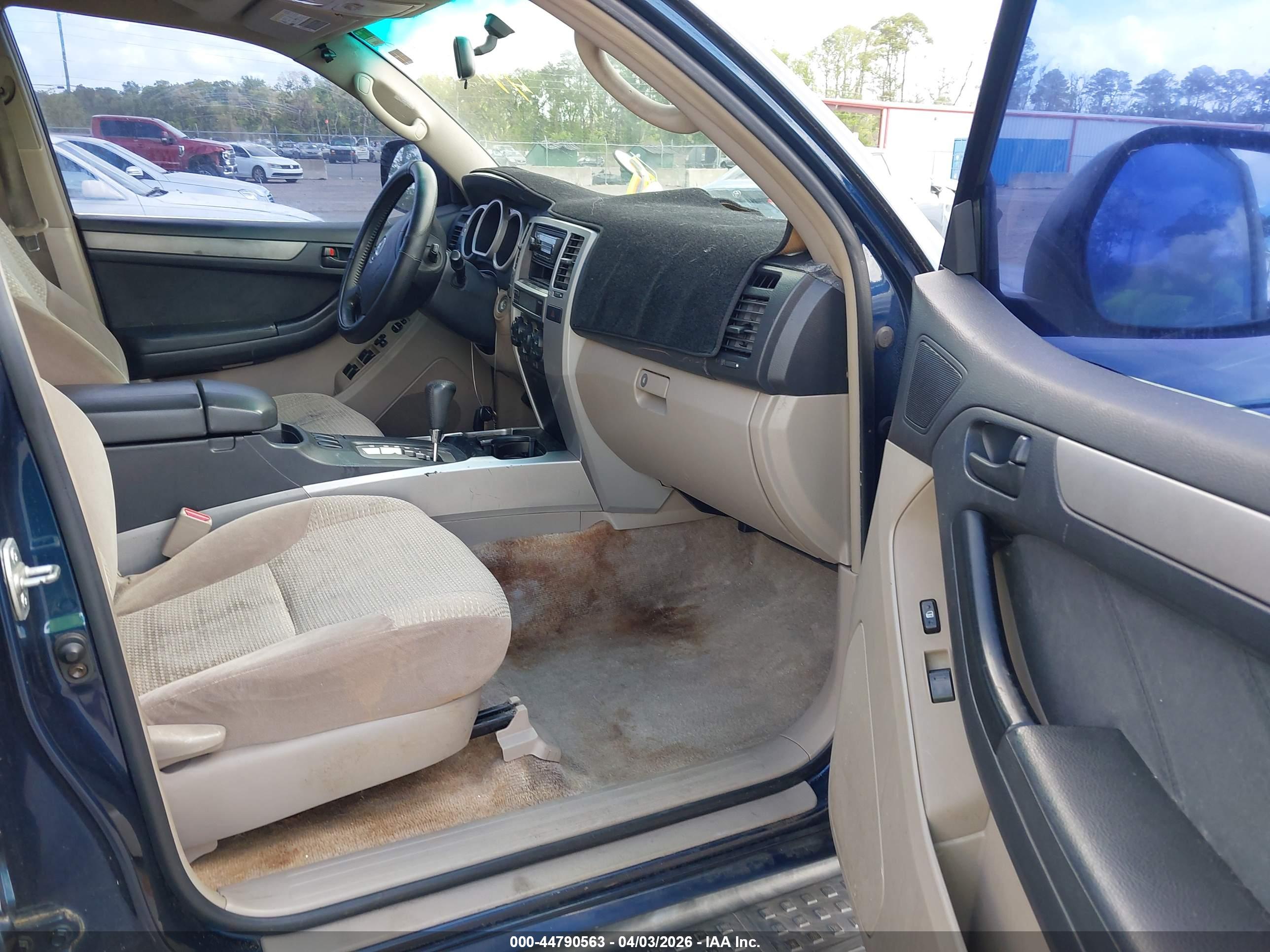 TOYOTA 4RUNNER image 5