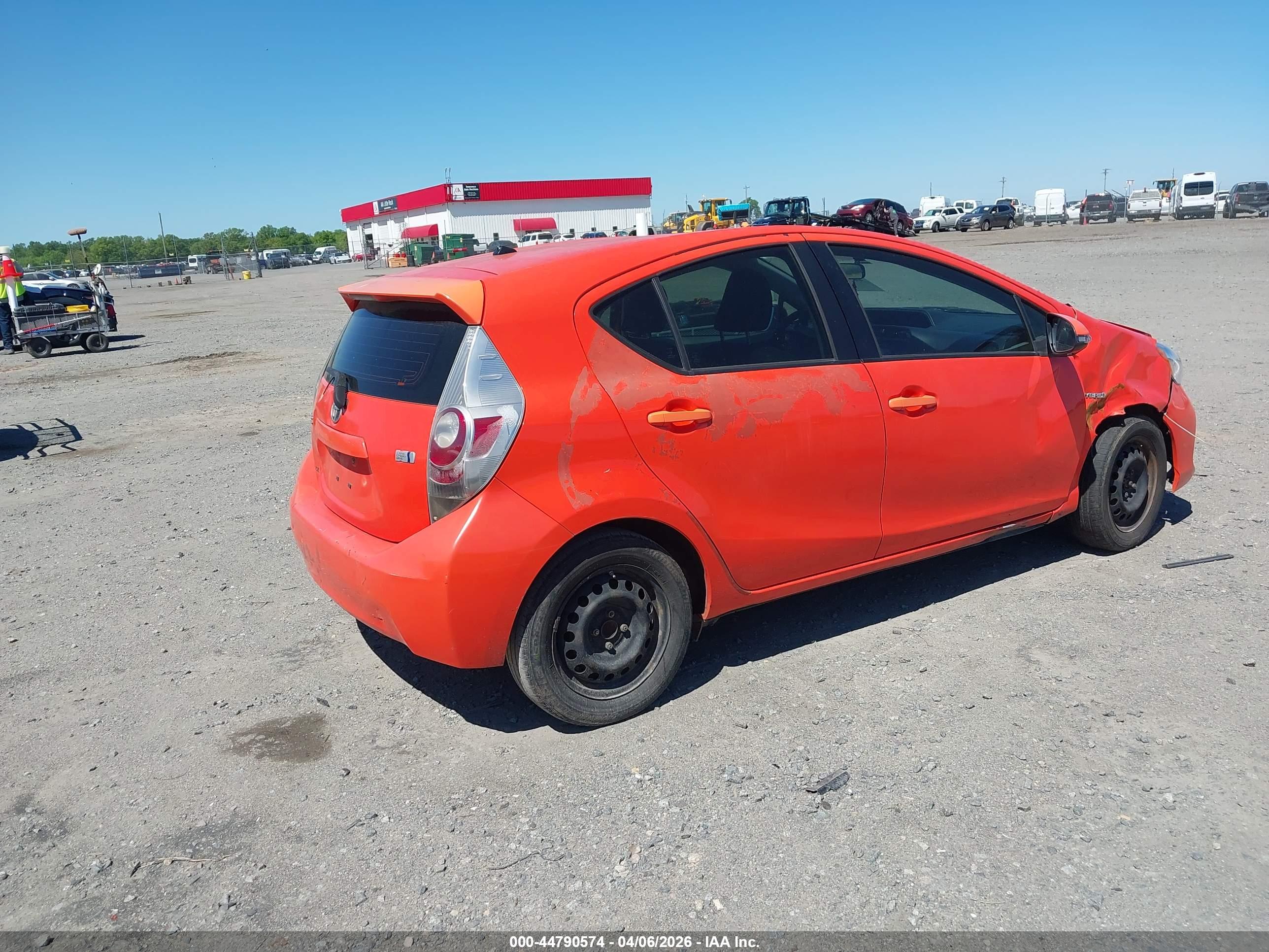 TOYOTA PRIUS image 4