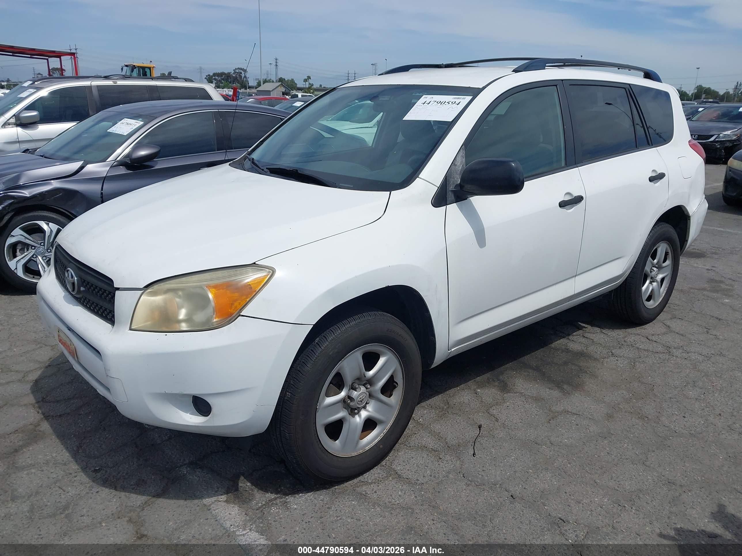 TOYOTA RAV4 image 2