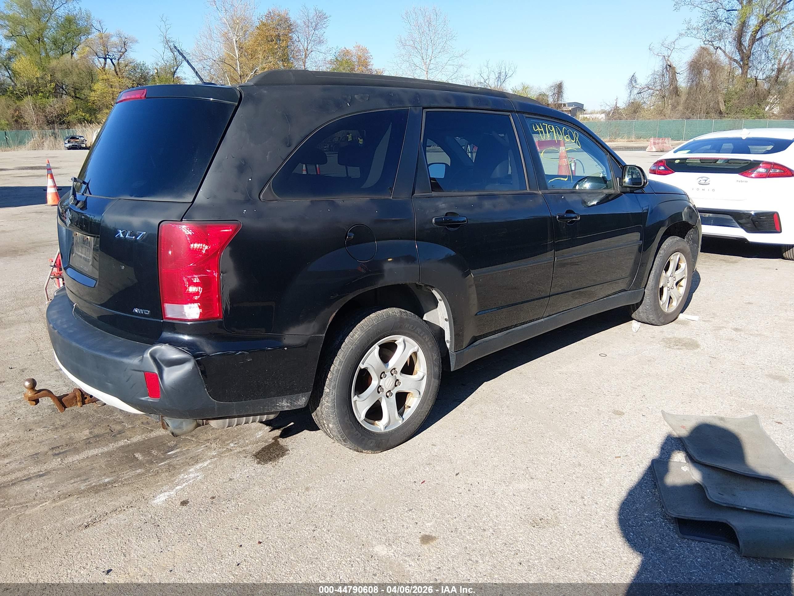 SUZUKI XL7 image 4
