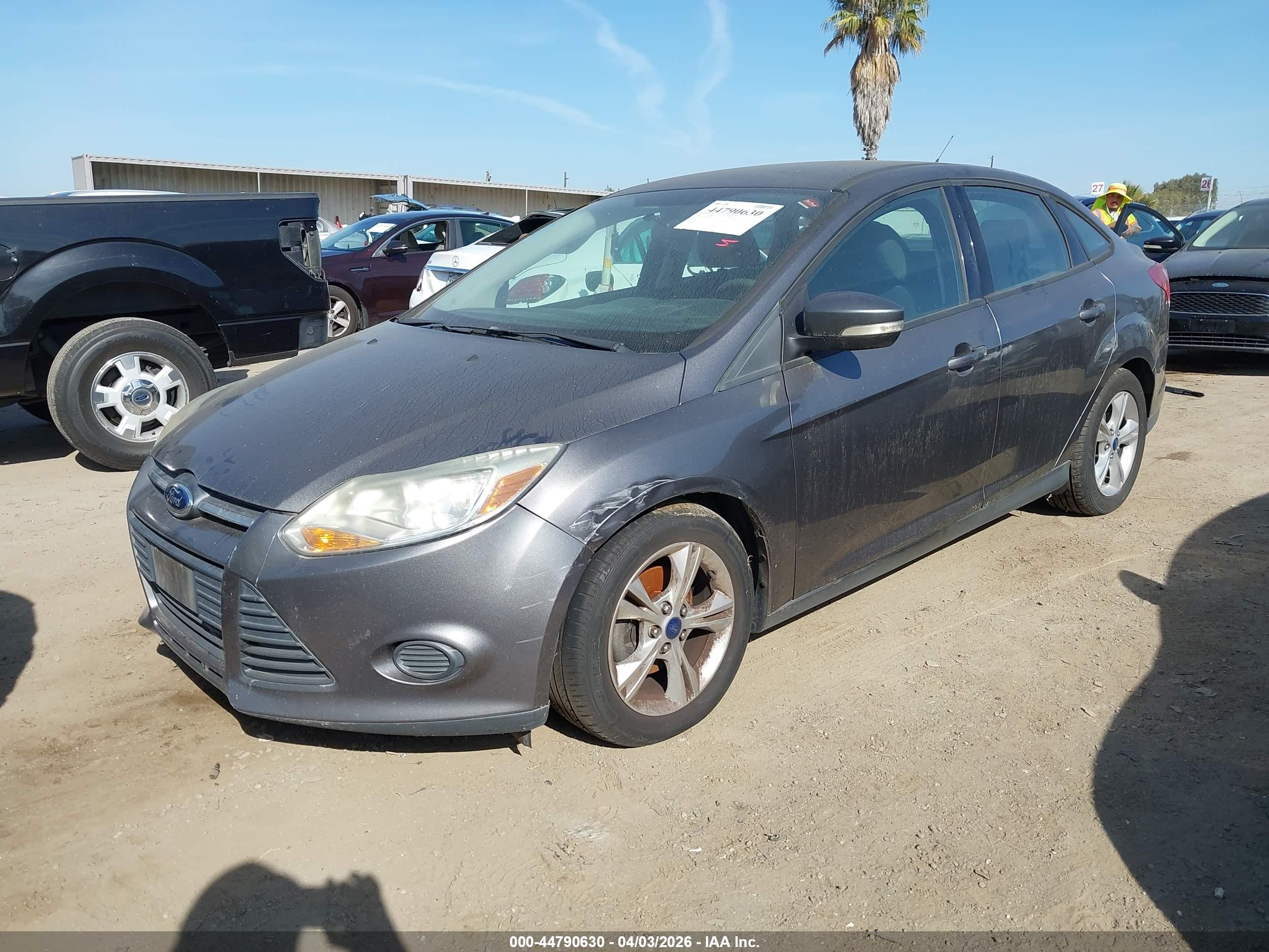 FORD FOCUS image 2
