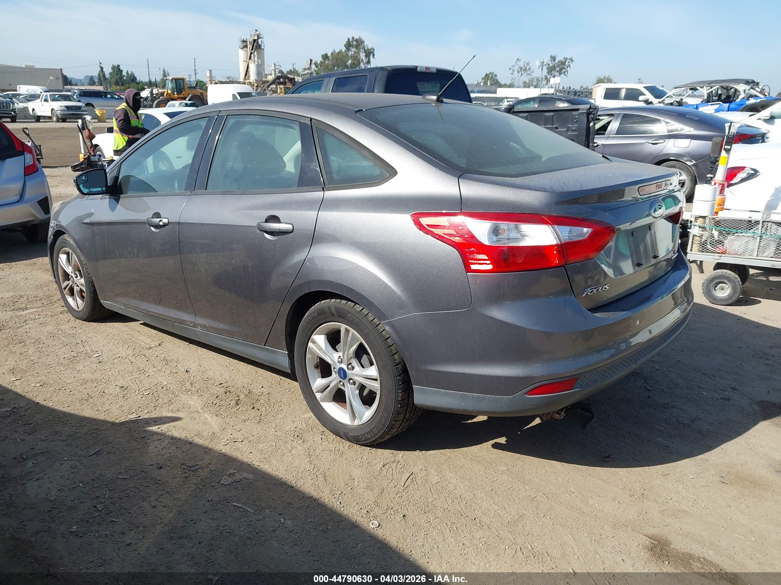 FORD FOCUS image 3