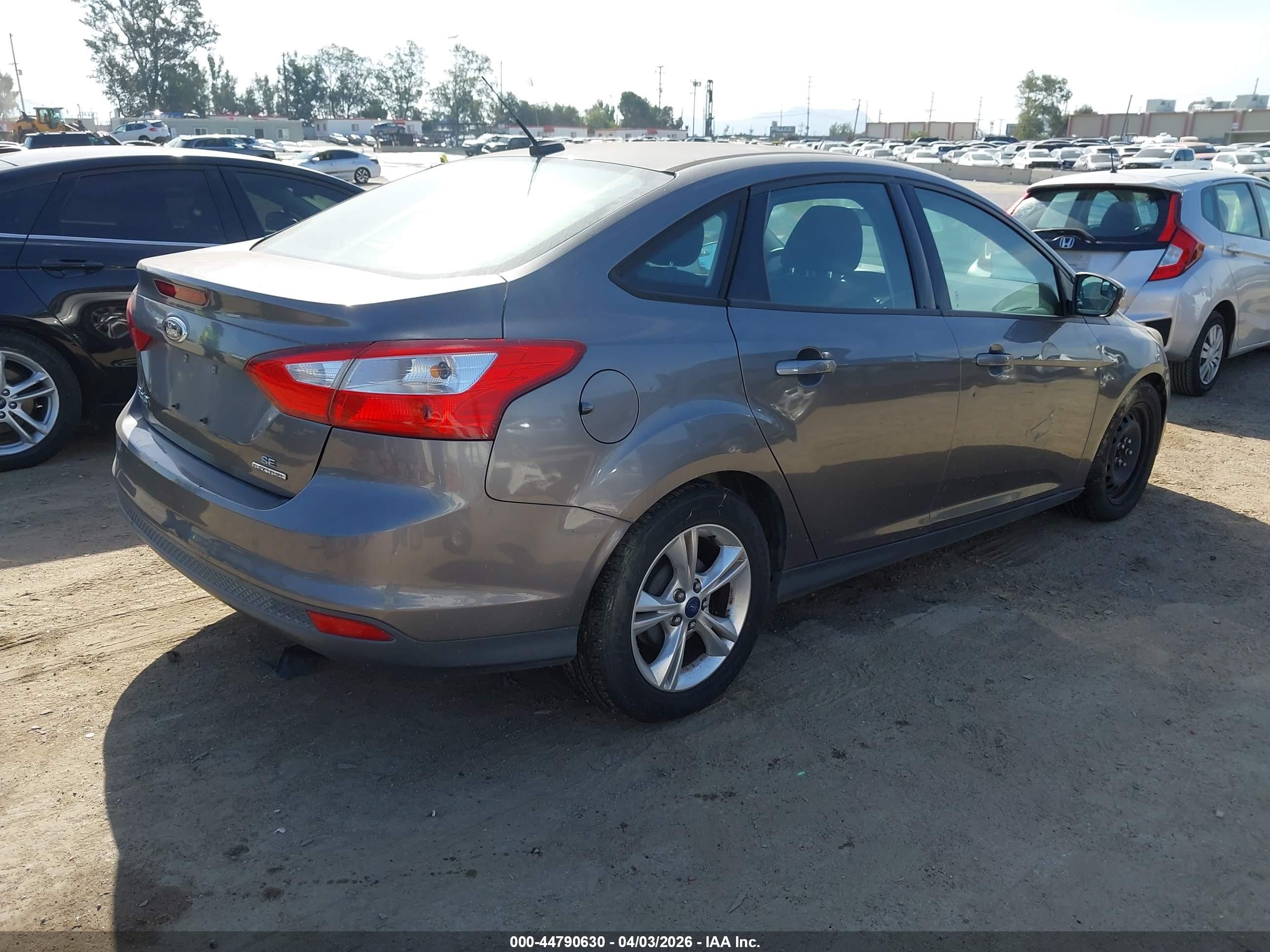 FORD FOCUS image 4