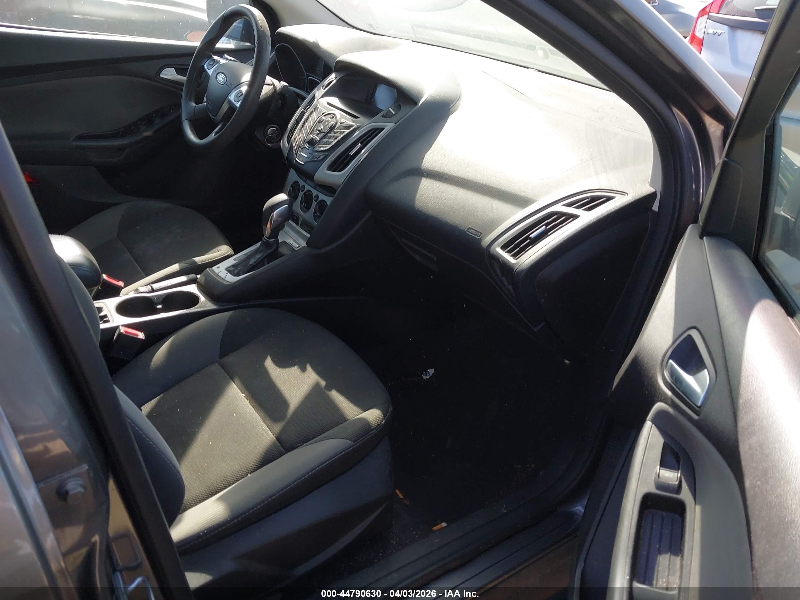 FORD FOCUS image 5