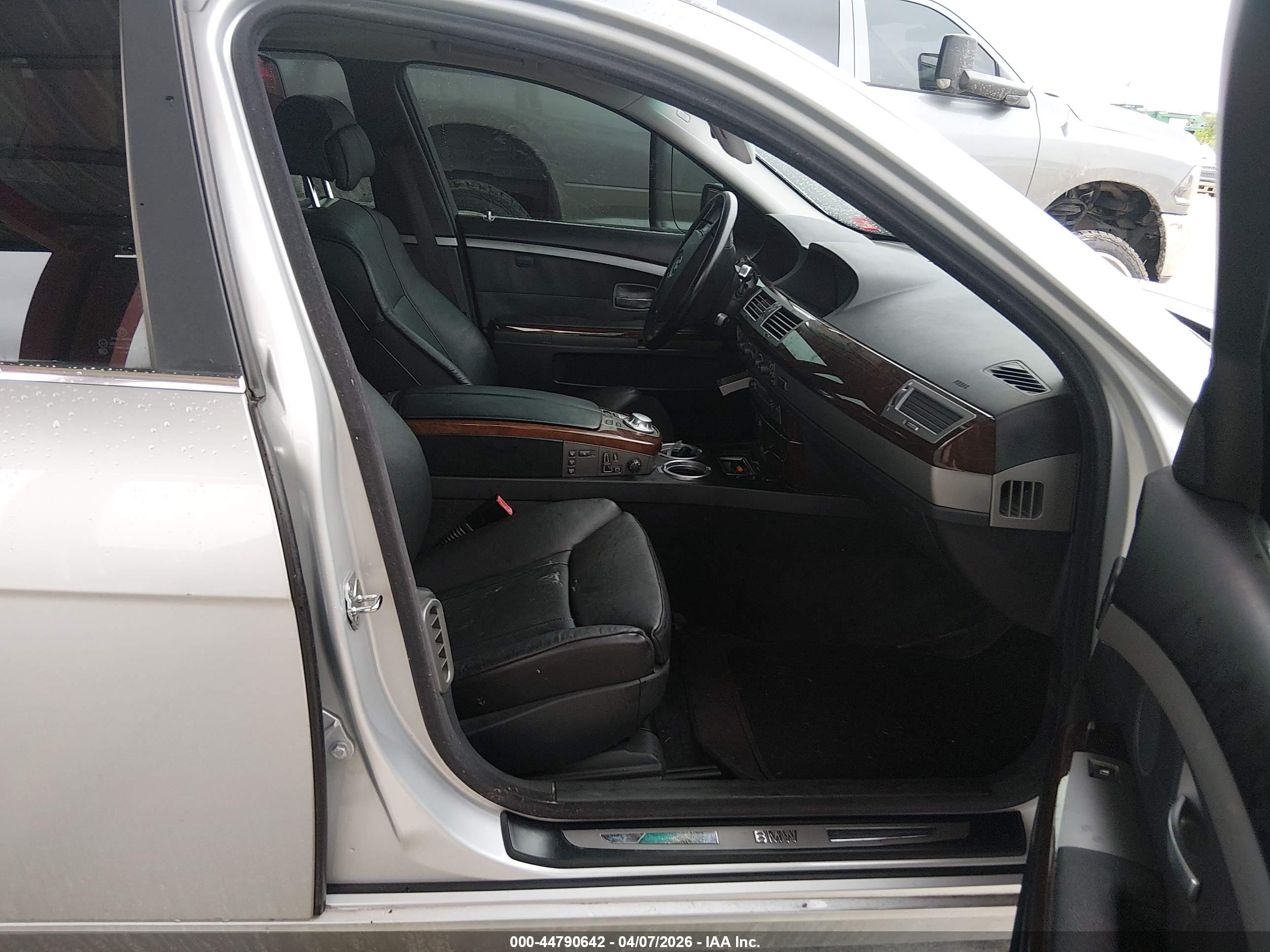 BMW 745LI image 5