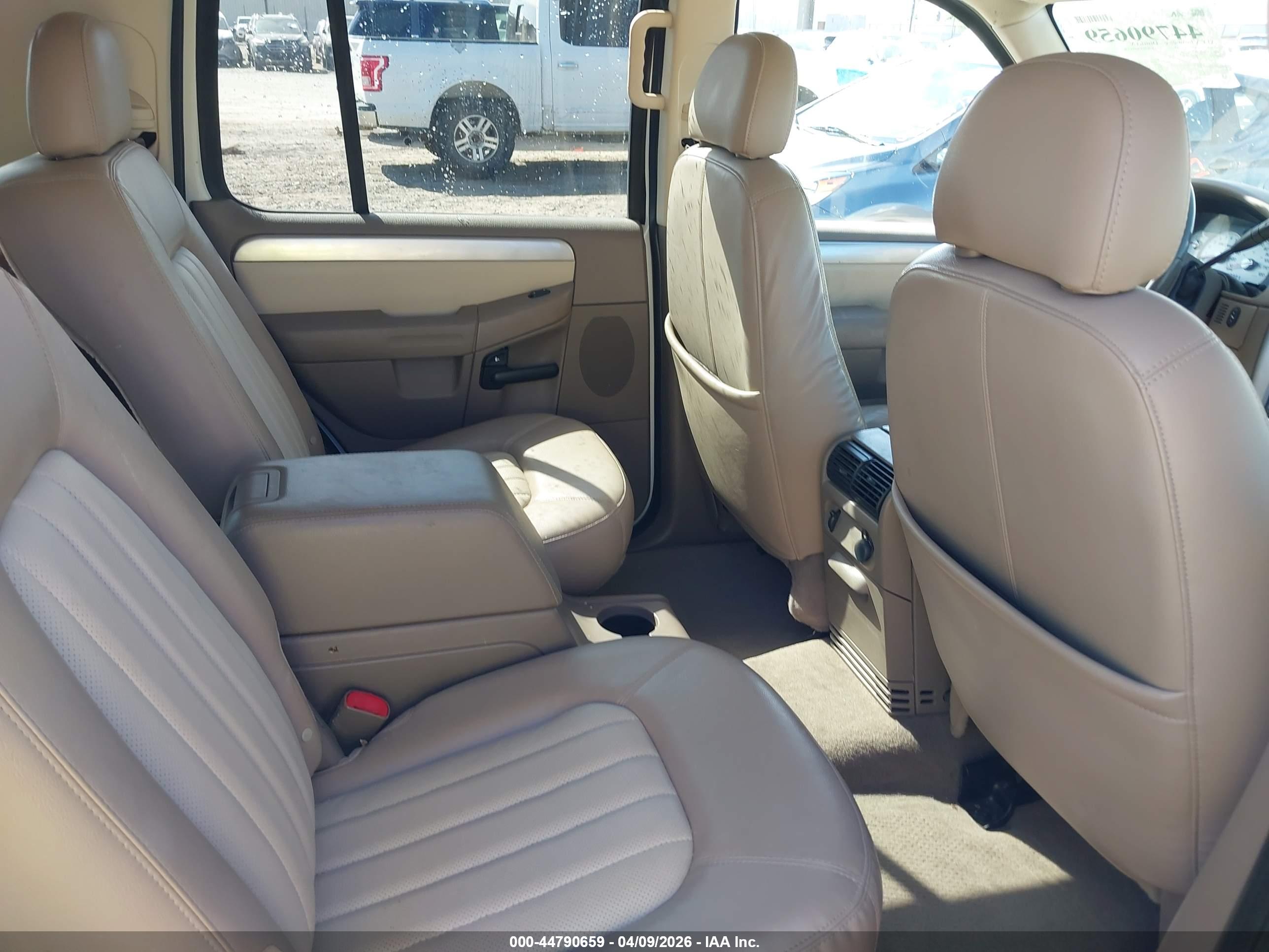 MERCURY MOUNTAINEER image 8