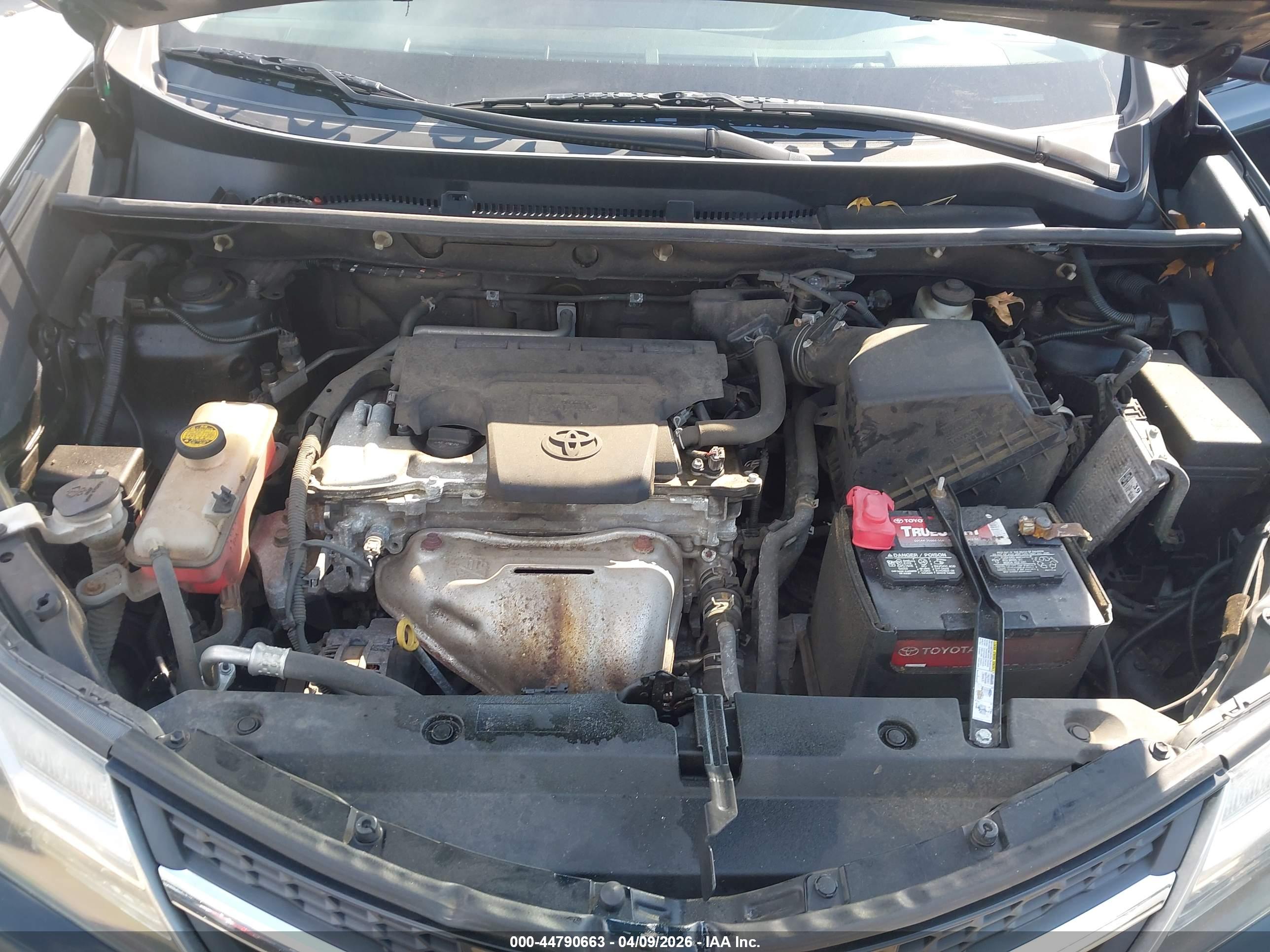 TOYOTA RAV4 image 10