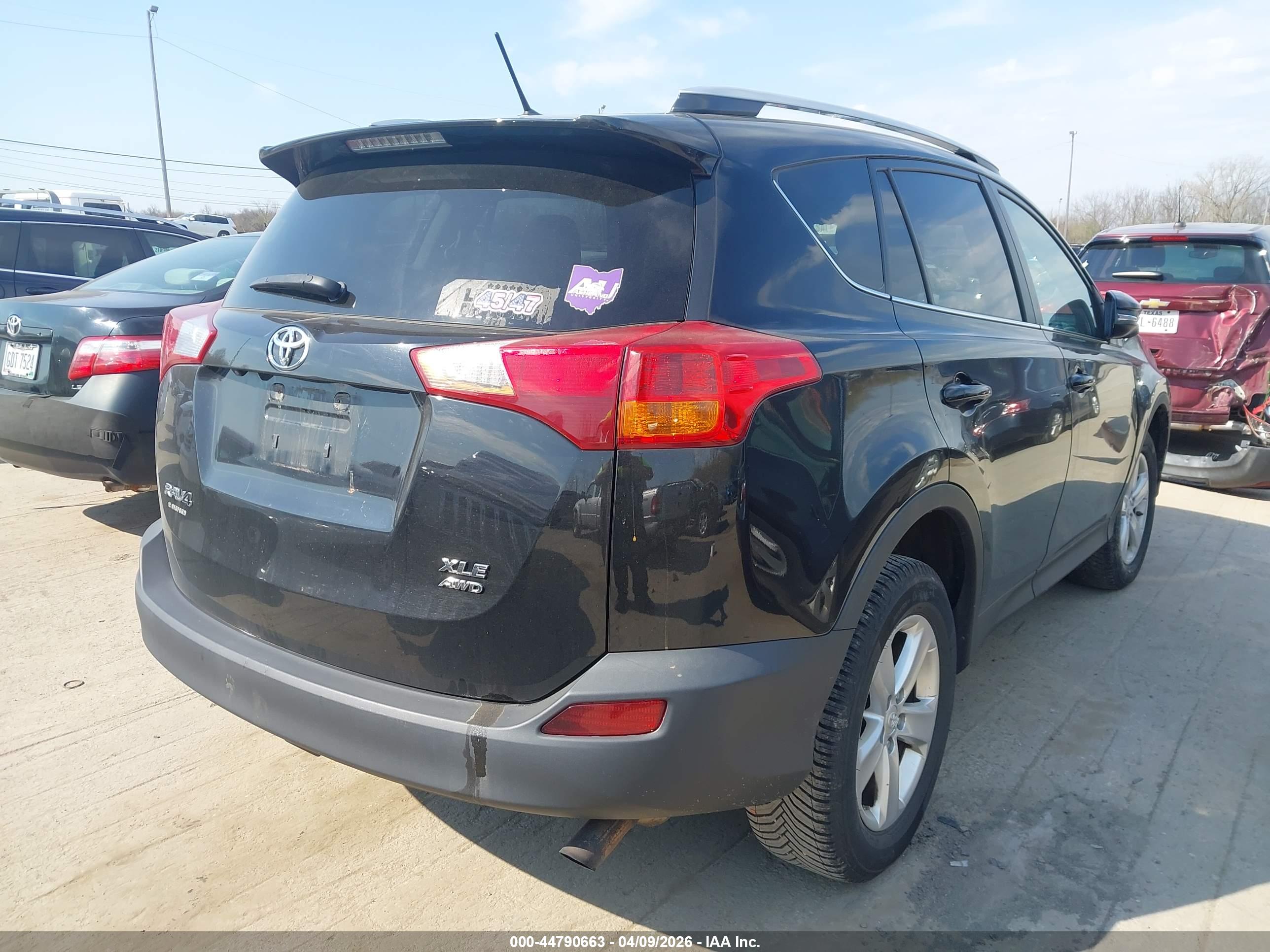 TOYOTA RAV4 image 4