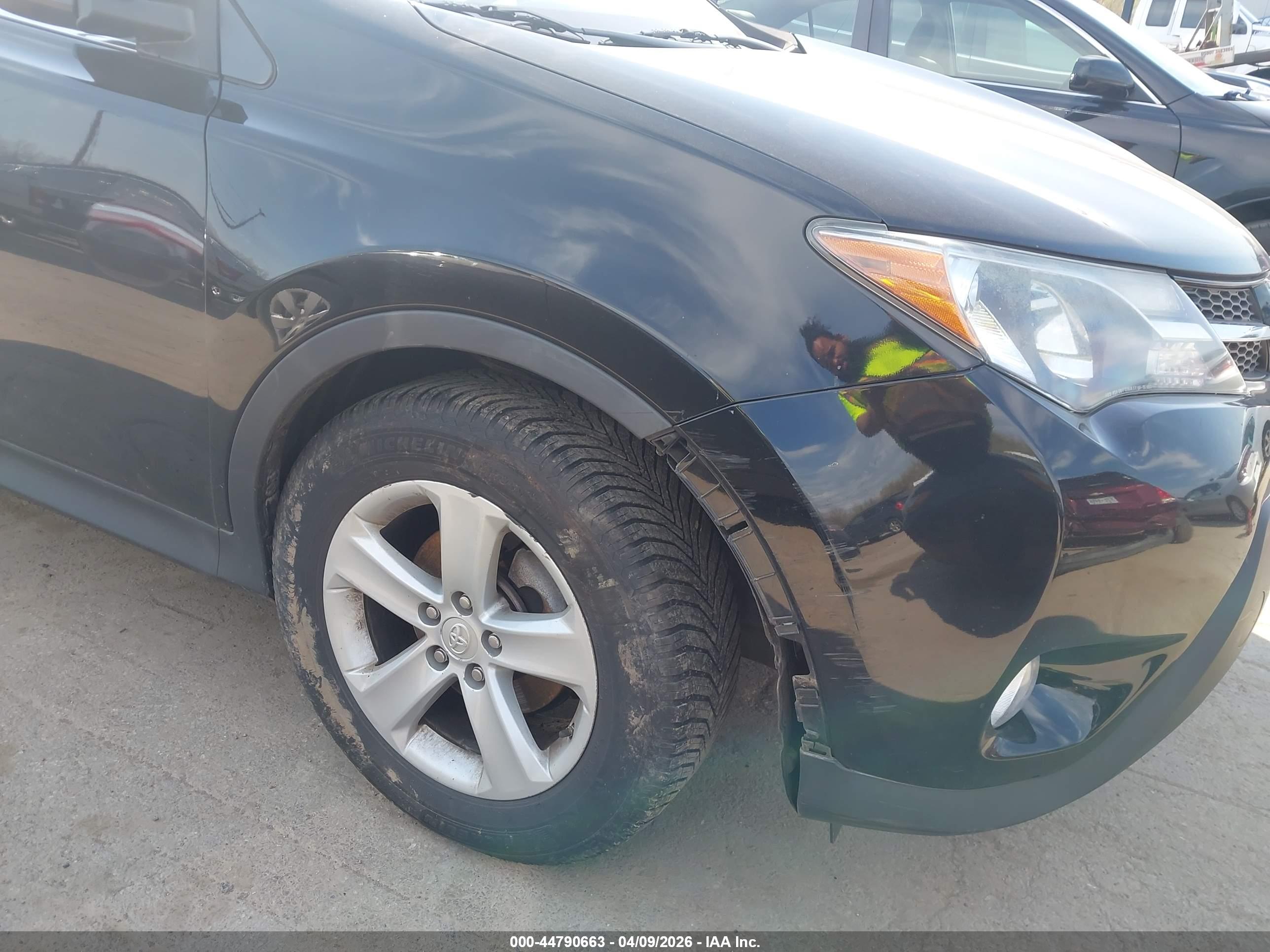 TOYOTA RAV4 image 6