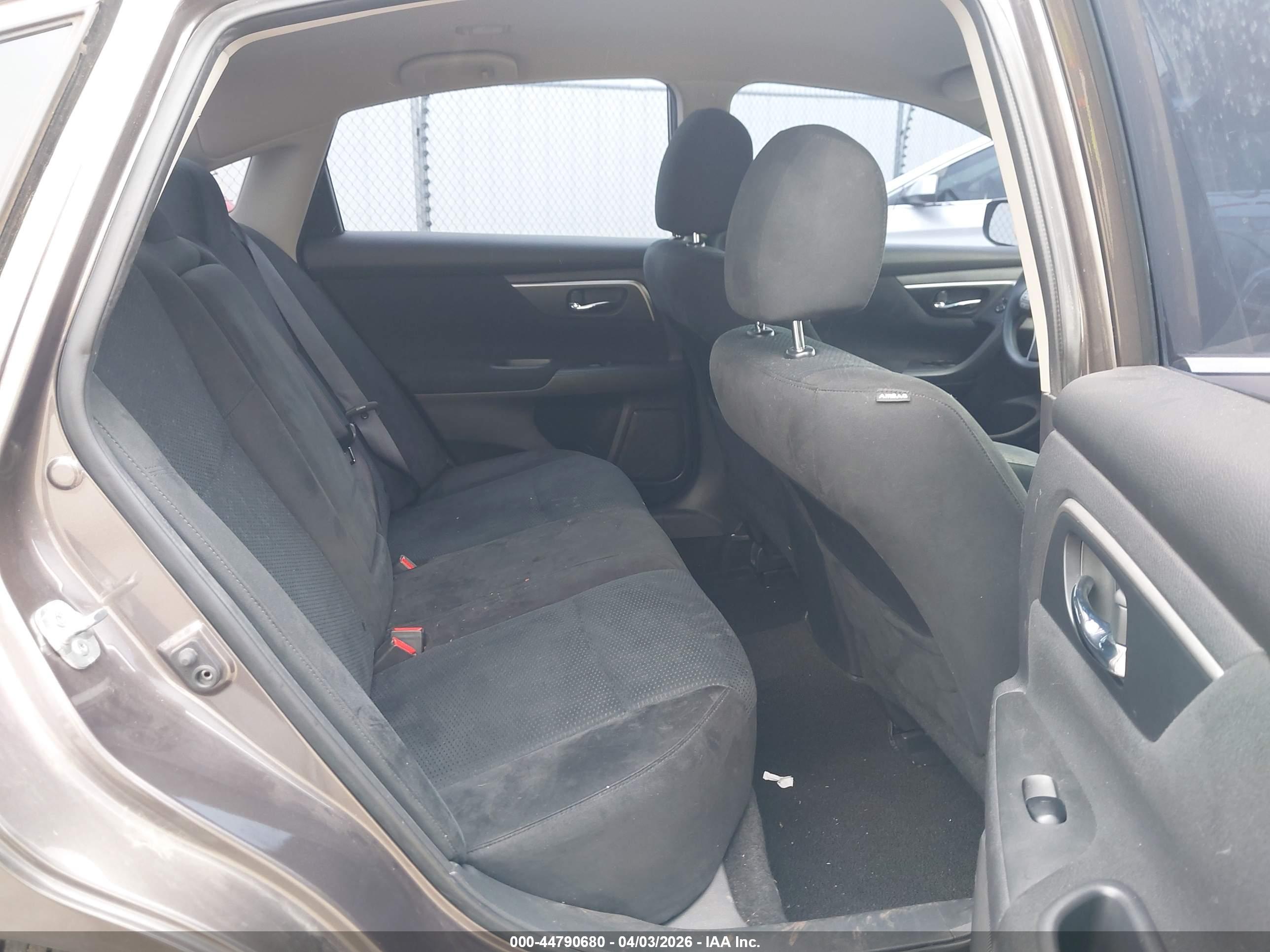 NISSAN ALTIMA image 8