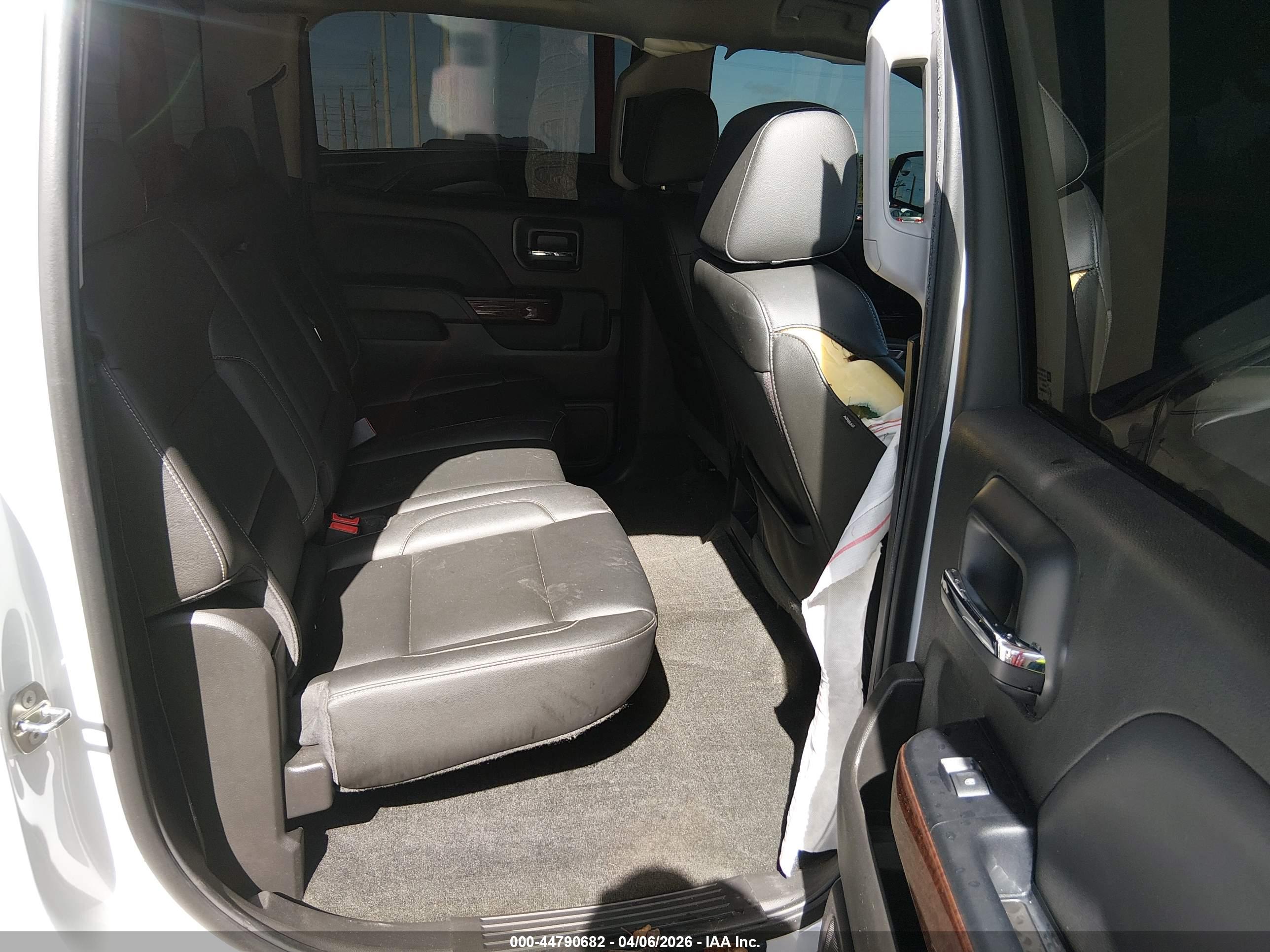 GMC SIERRA image 8