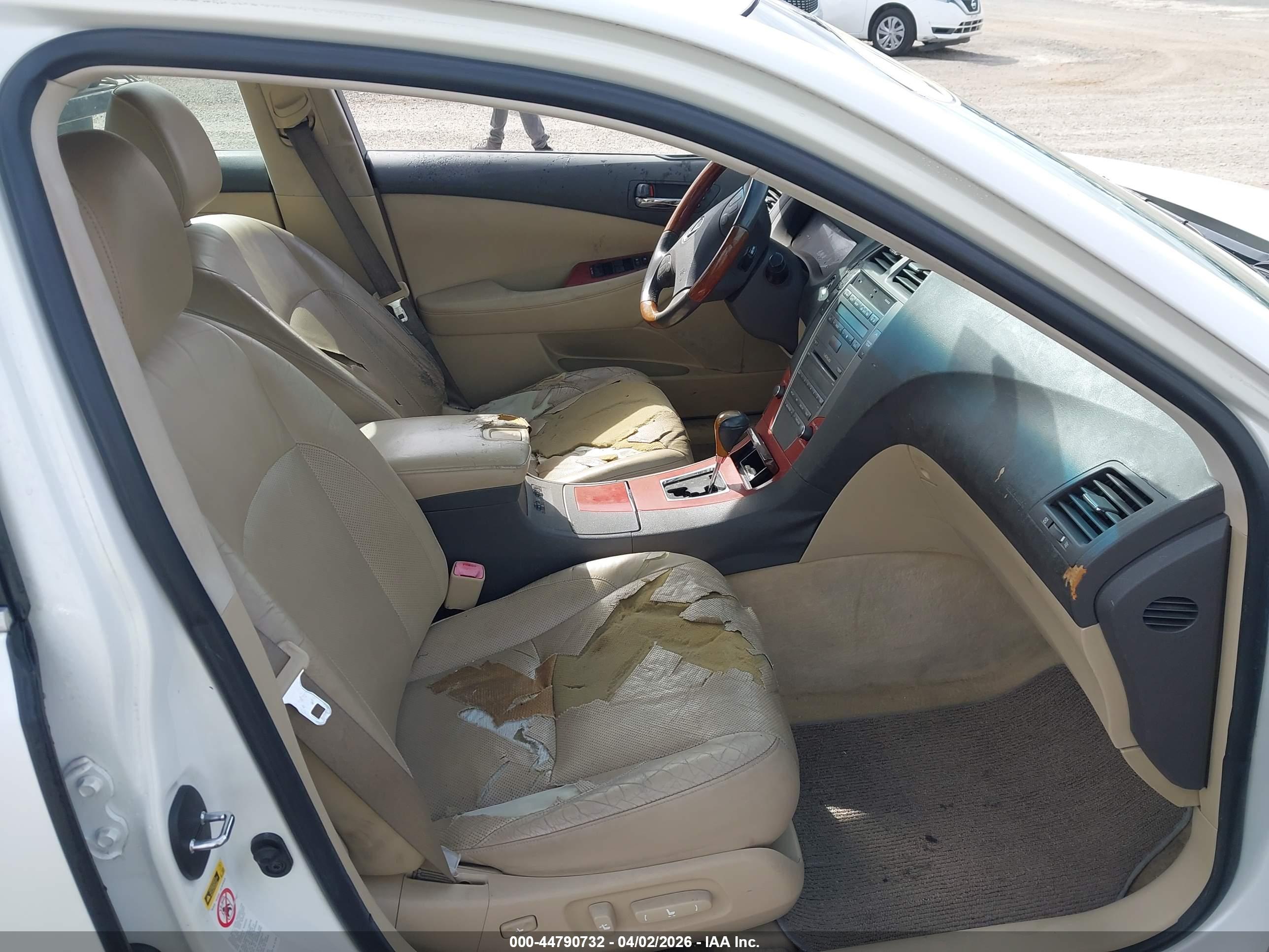 LEXUS ES image 5