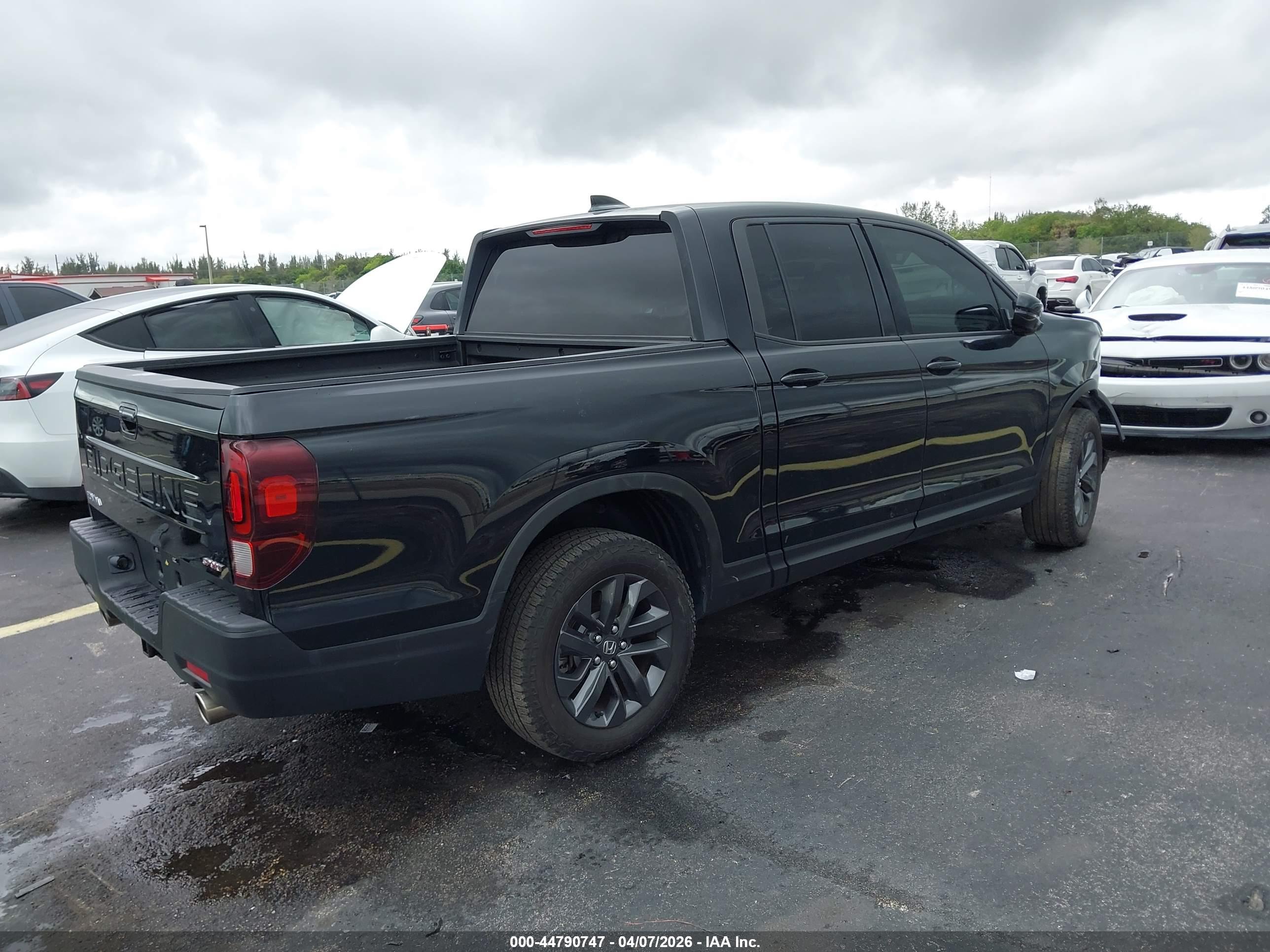HONDA RIDGELINE image 4