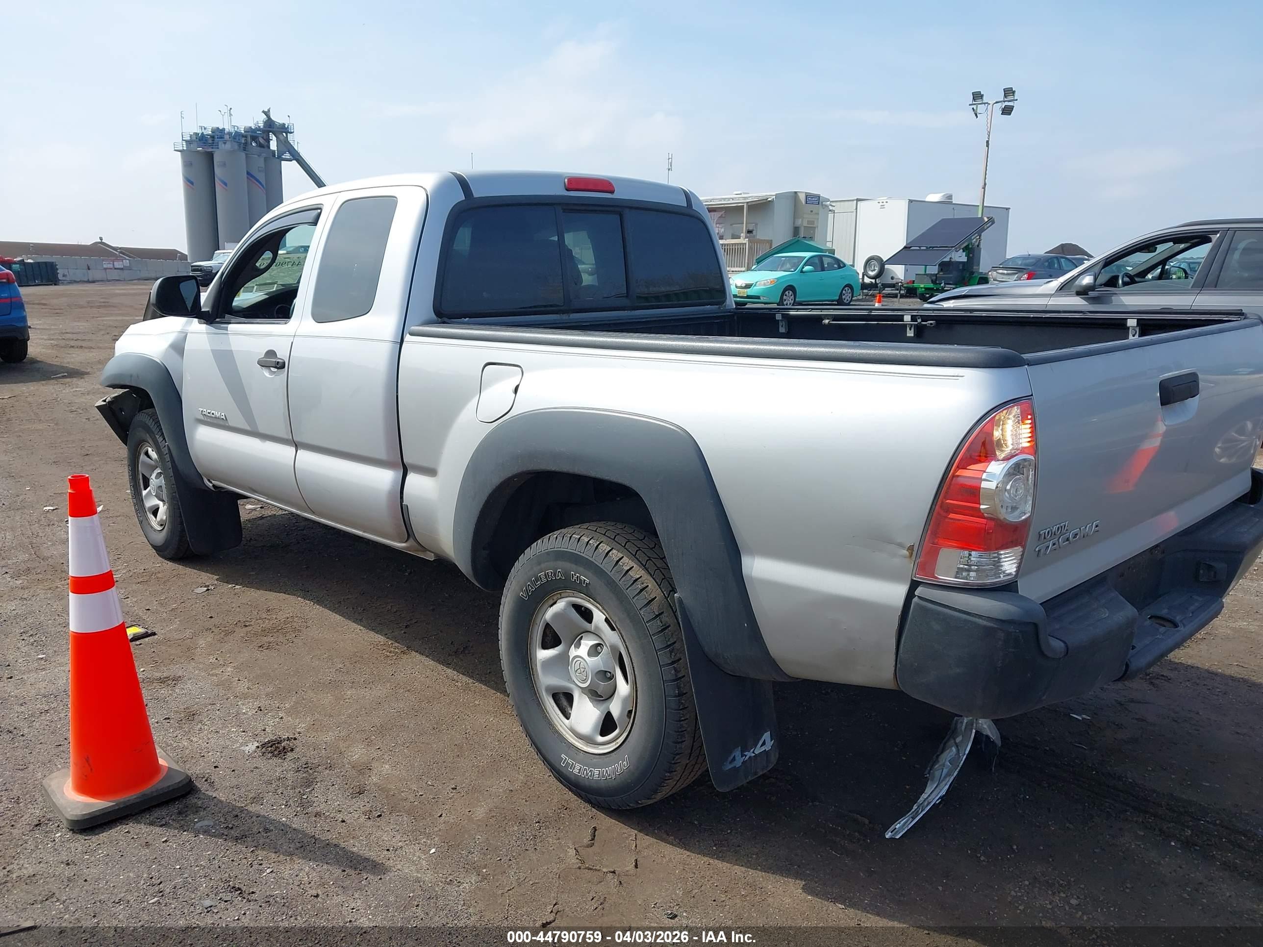 TOYOTA TACOMA image 3