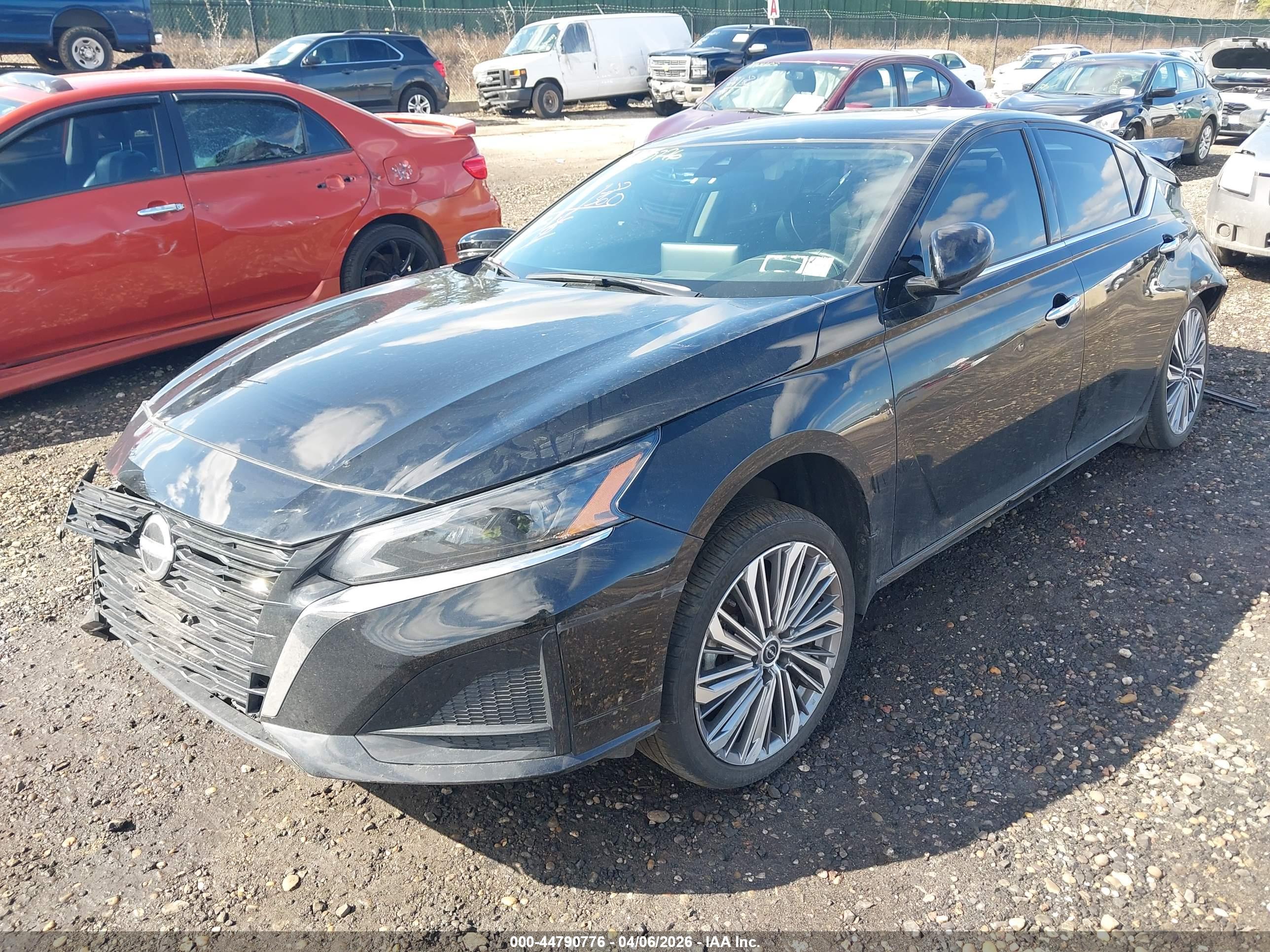 NISSAN ALTIMA image 2