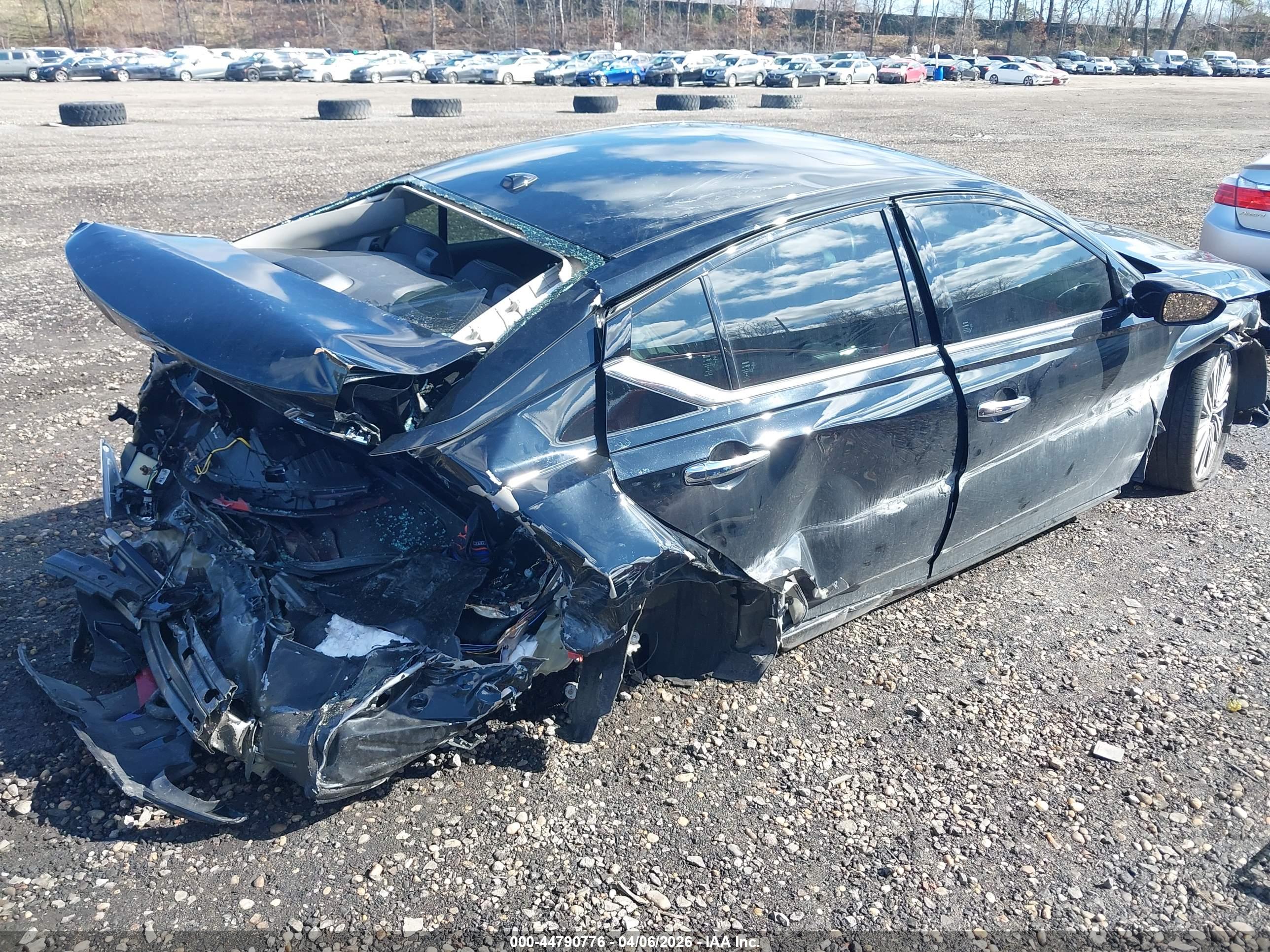 NISSAN ALTIMA image 4