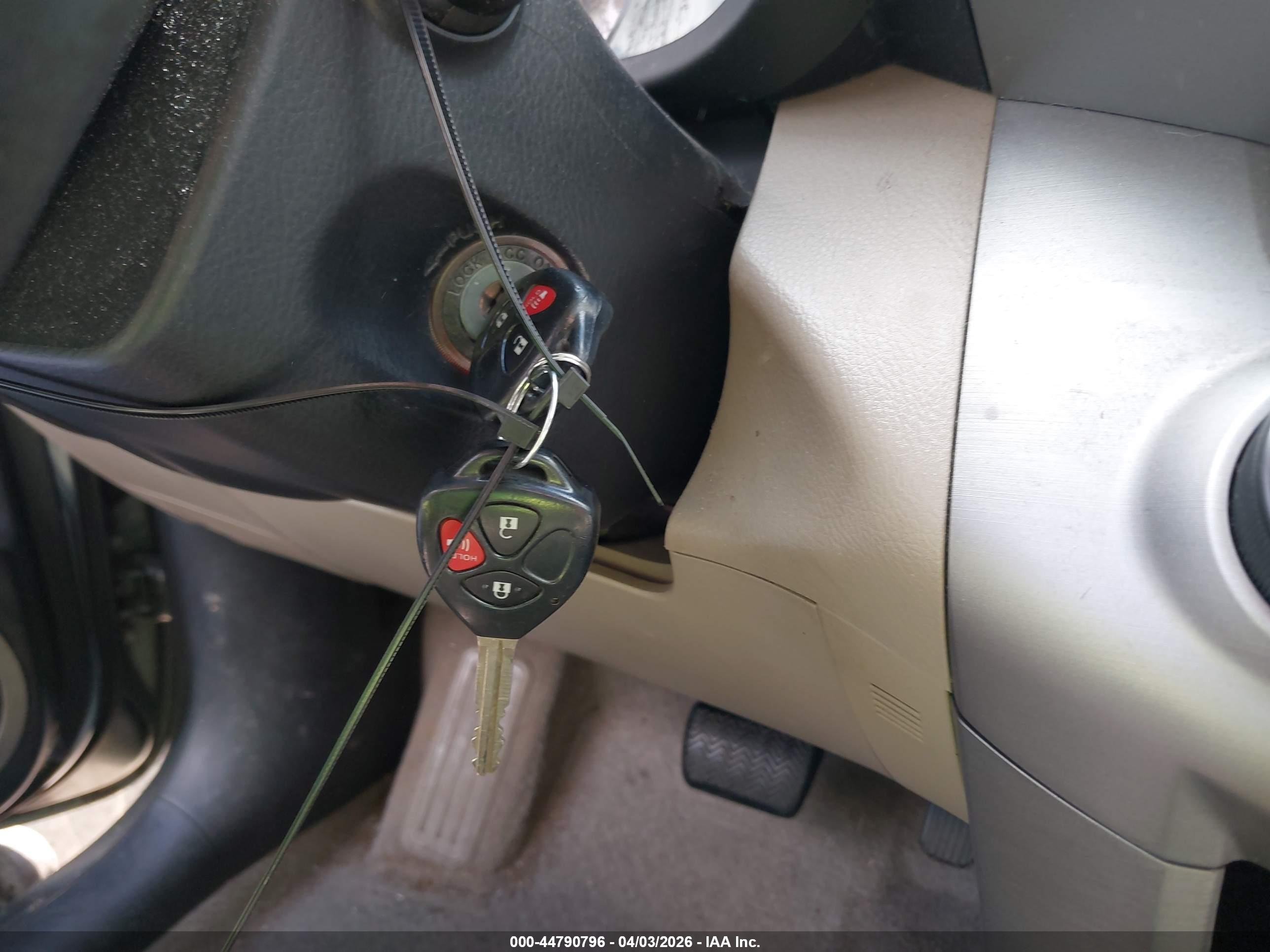 TOYOTA RAV4 image 11
