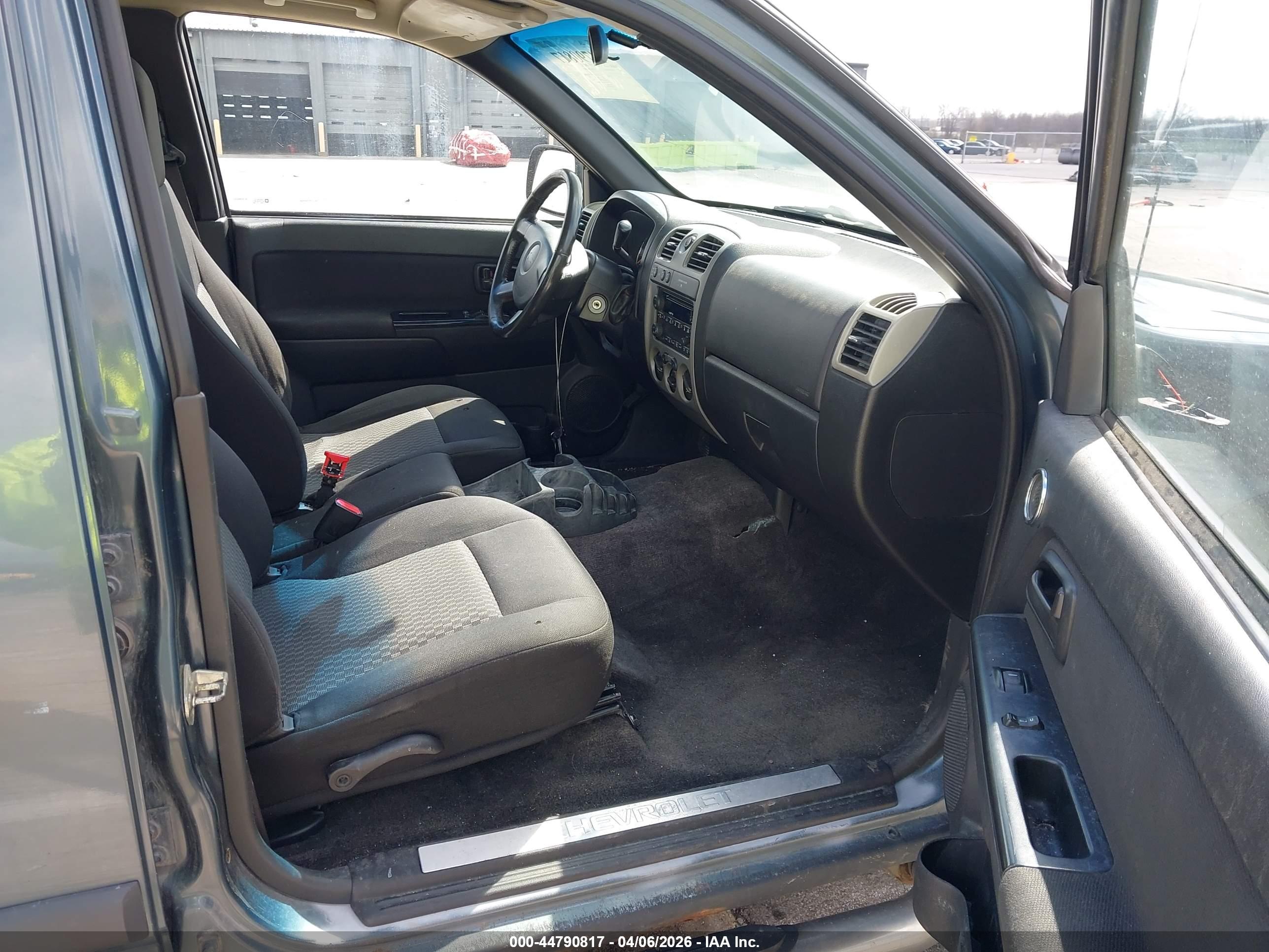 CHEVROLET COLORADO image 5