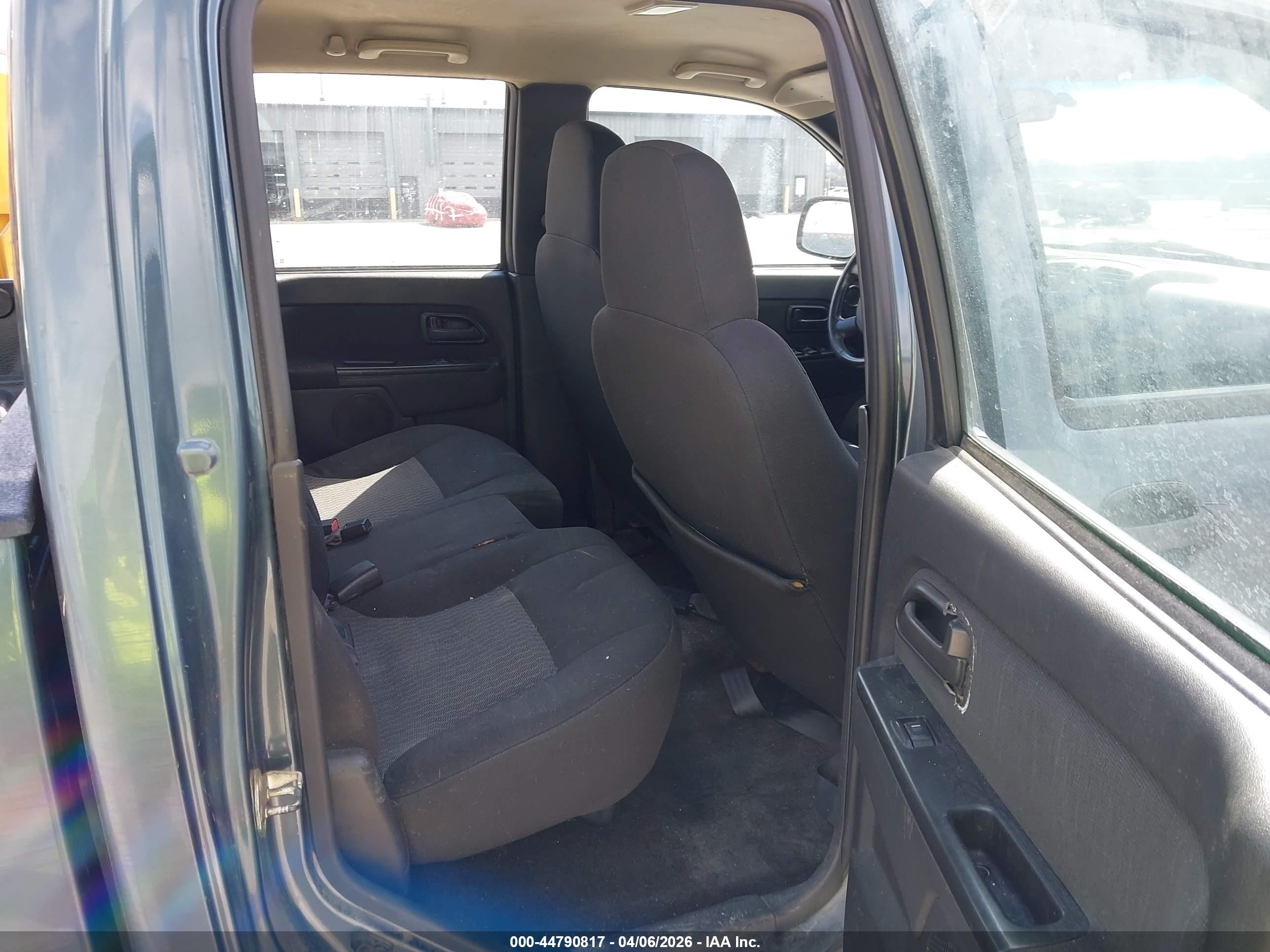 CHEVROLET COLORADO image 8