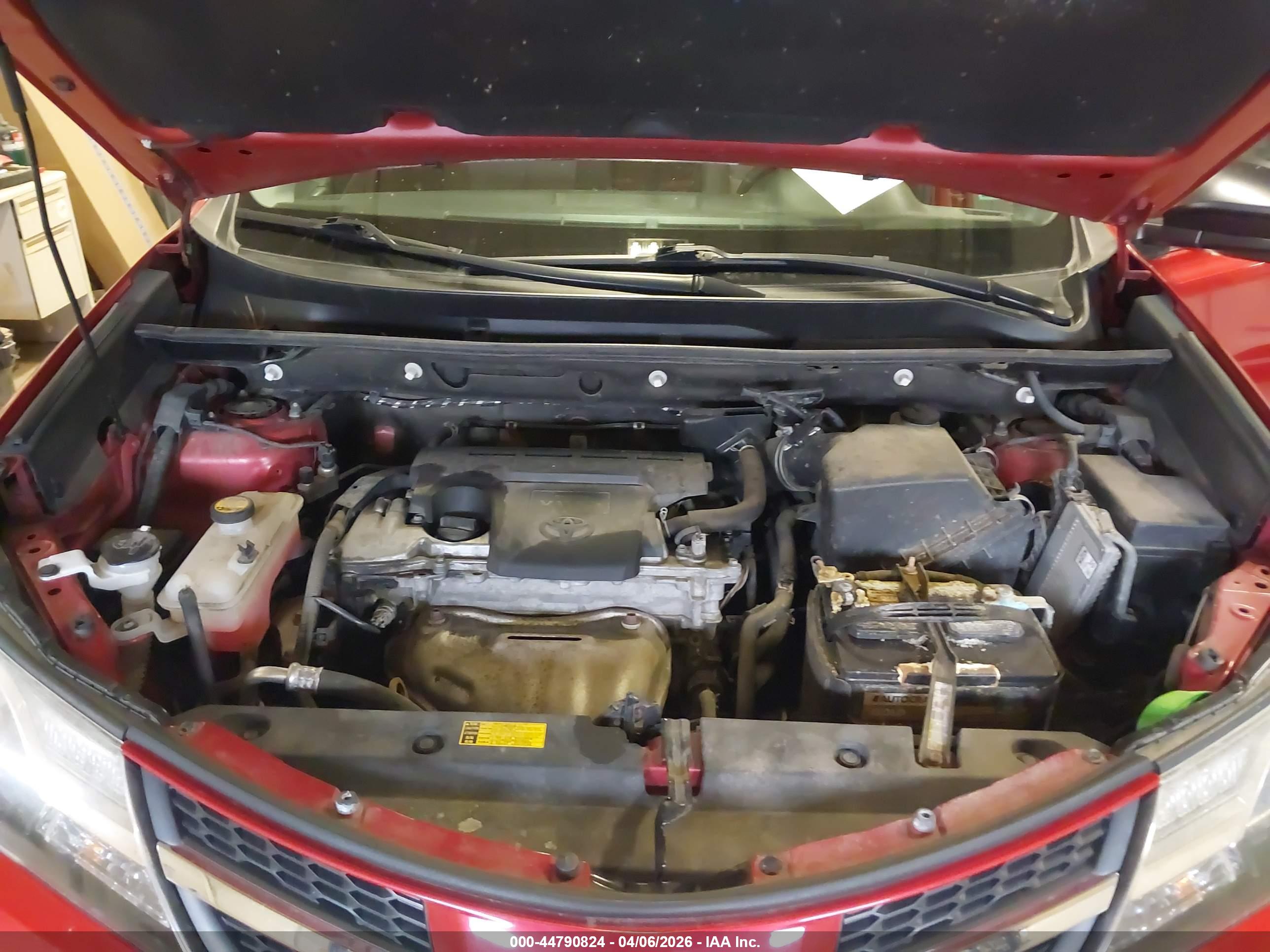 TOYOTA RAV4 image 10