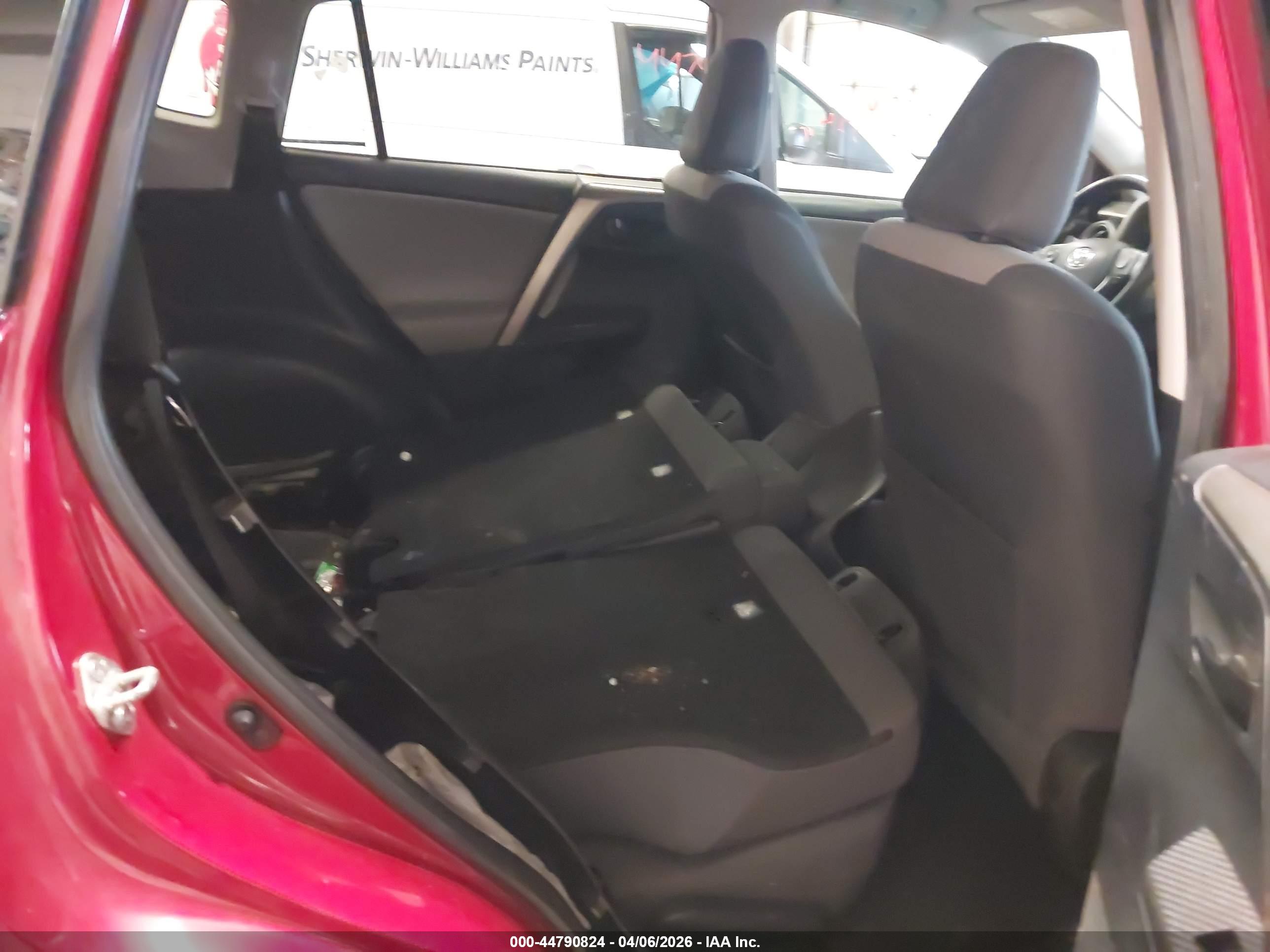 TOYOTA RAV4 image 8