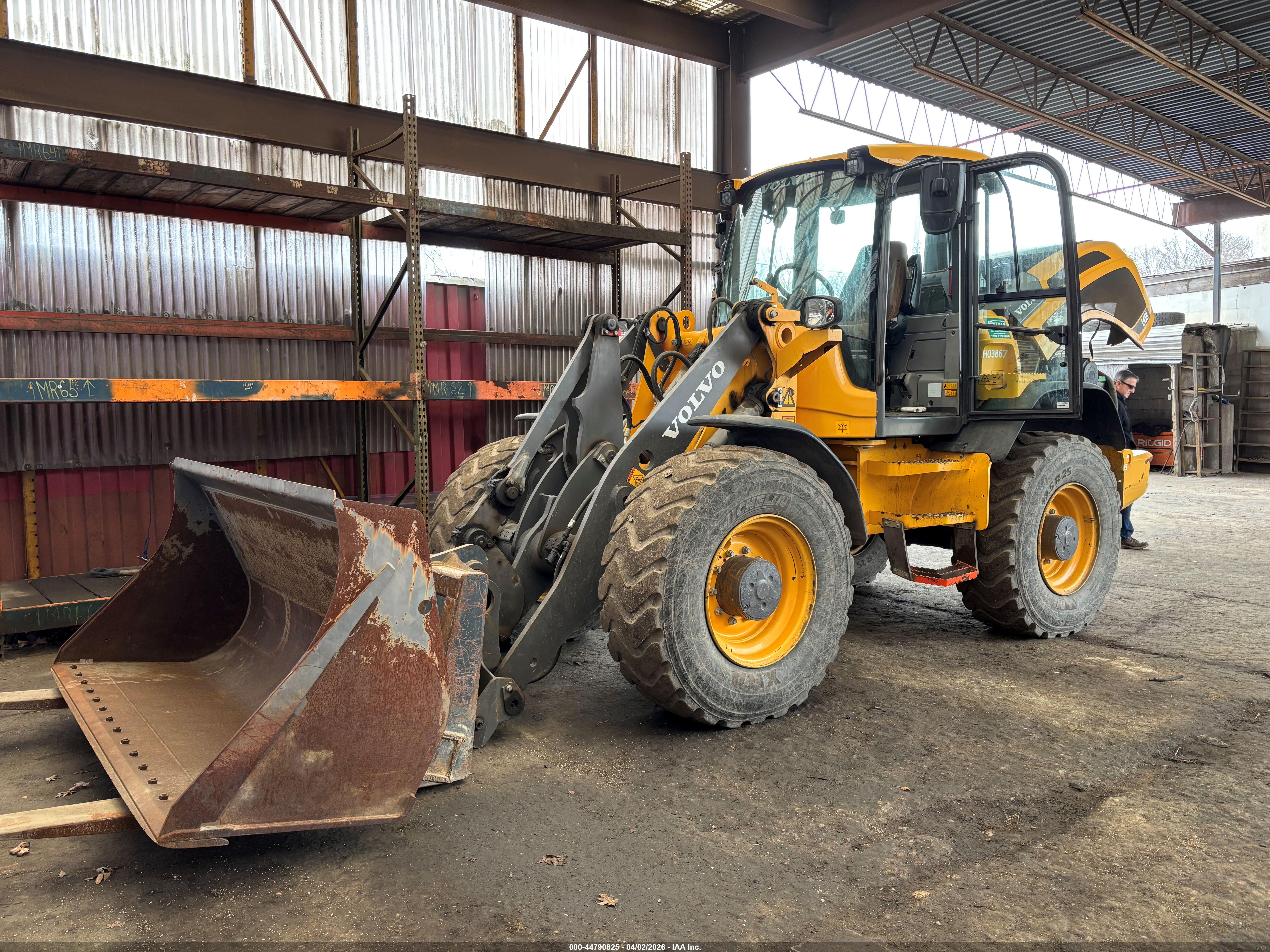 VOLVO WHEELOADER/L45H image 2