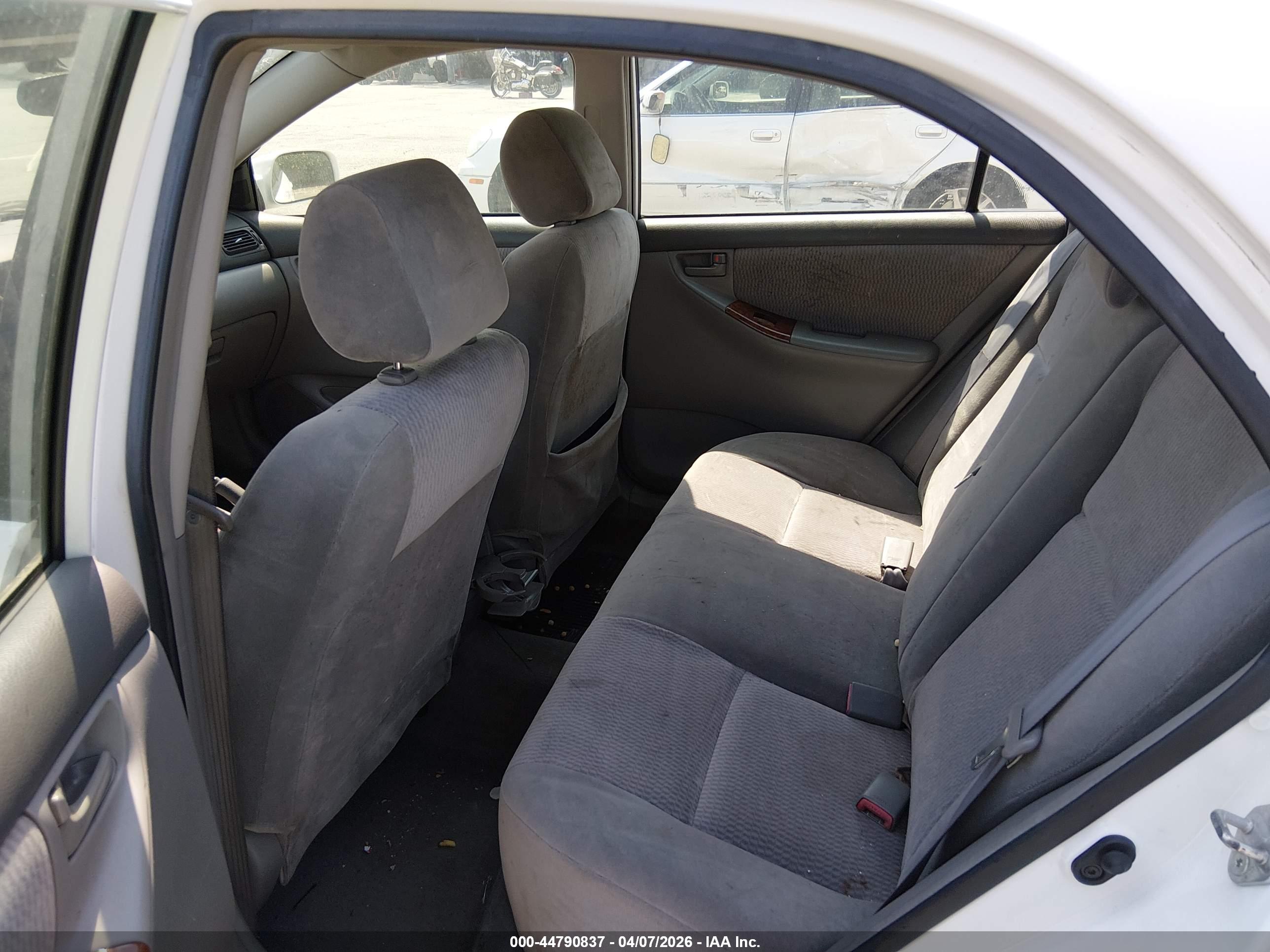 TOYOTA COROLLA image 8
