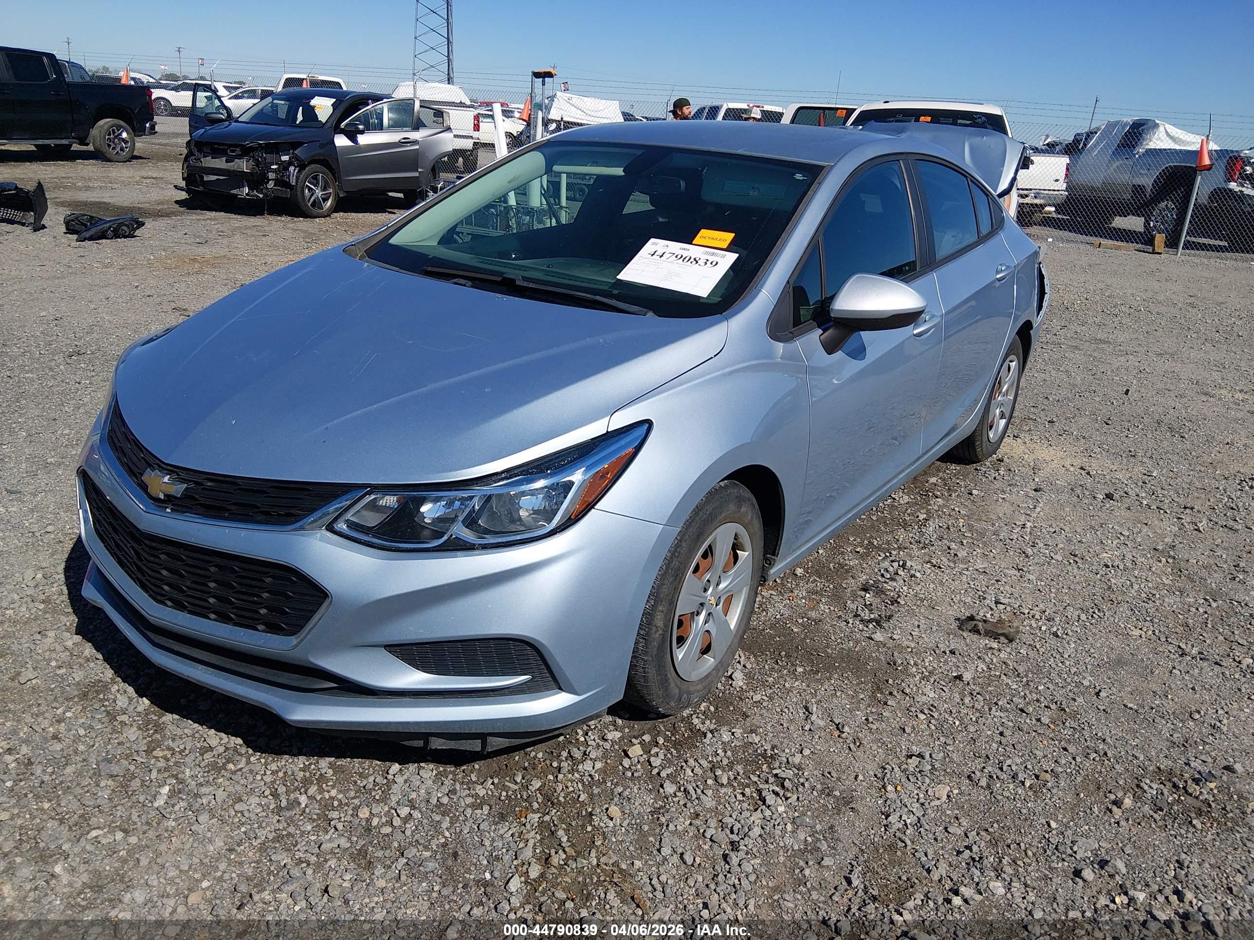 CHEVROLET CRUZE image 2
