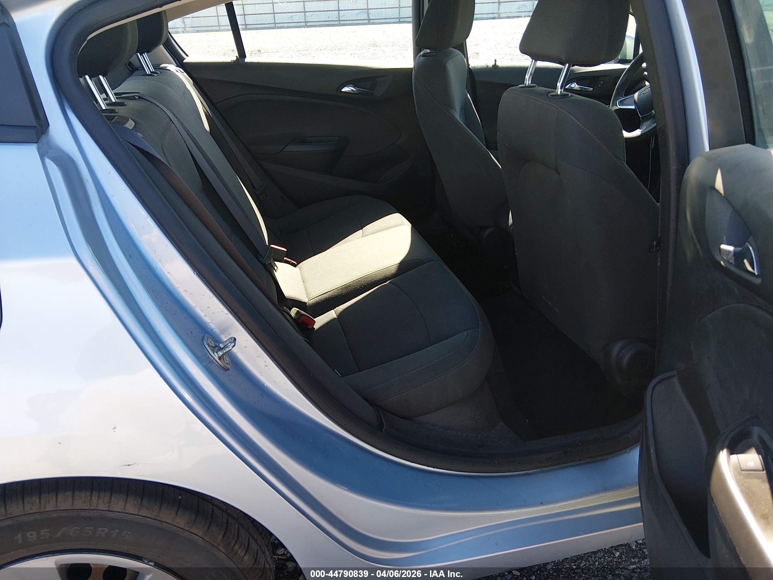 CHEVROLET CRUZE image 8