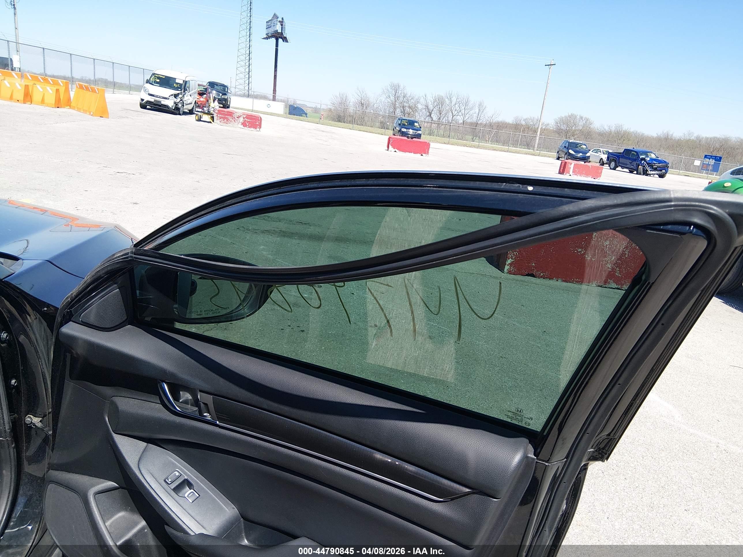 HONDA ACCORD image 6