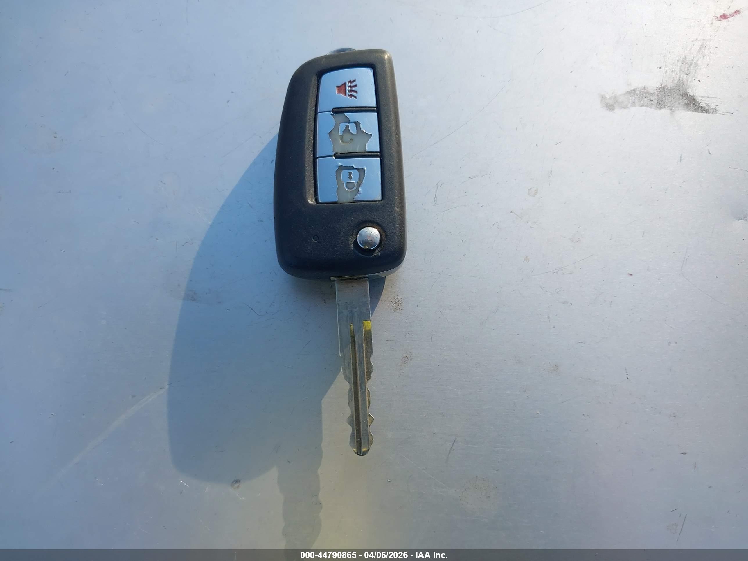 NISSAN ROGUE image 11