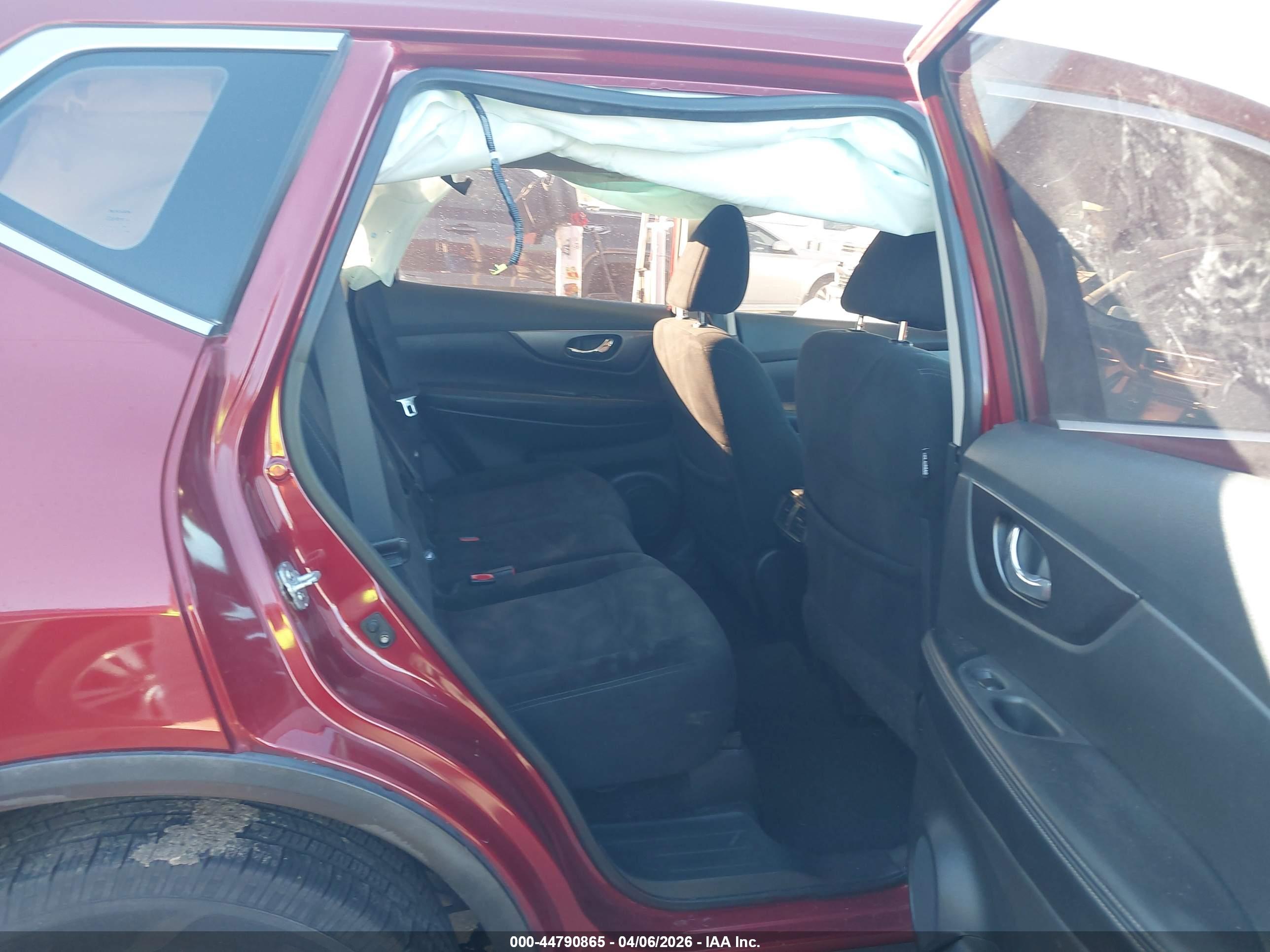 NISSAN ROGUE image 8