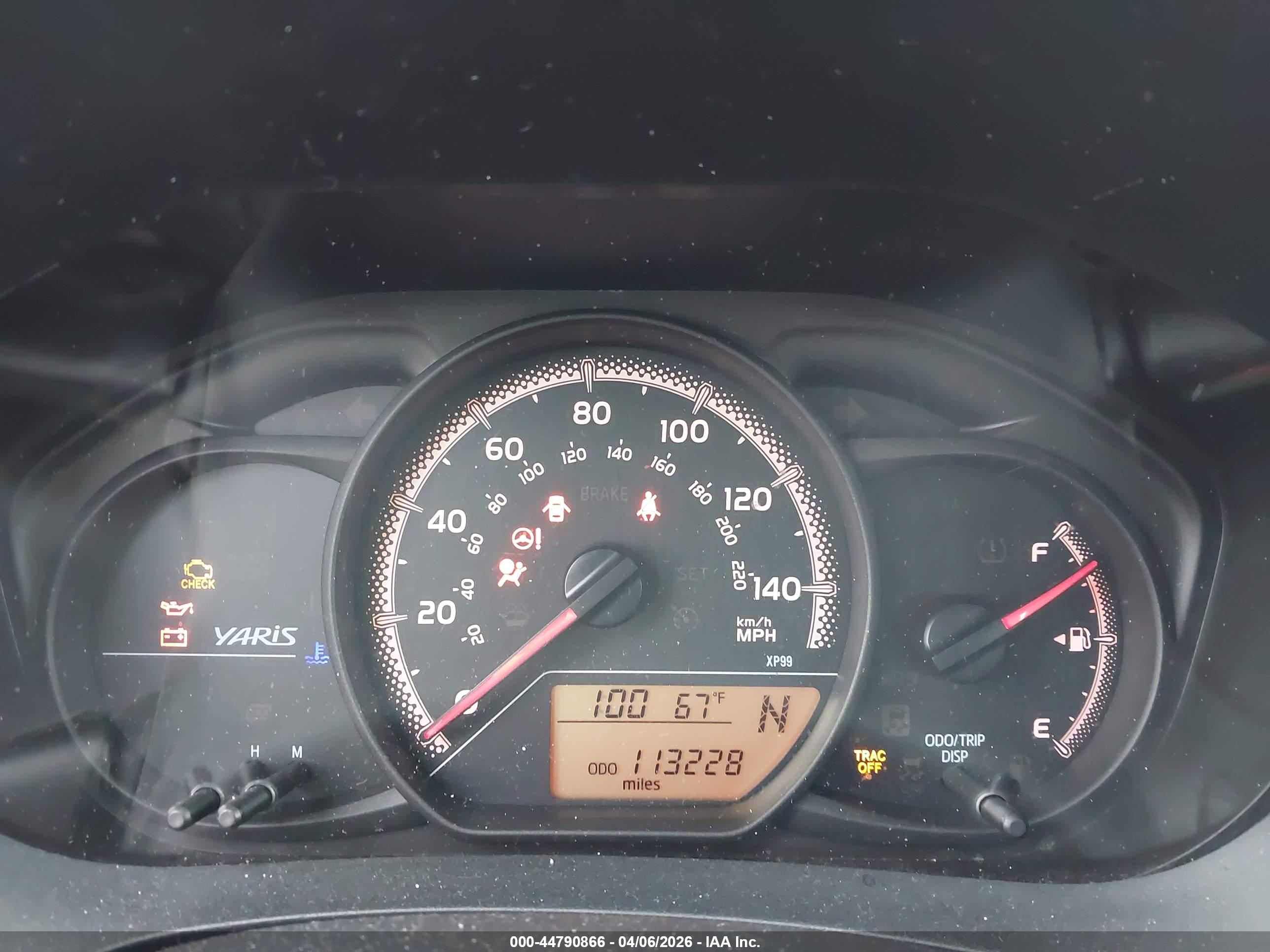 TOYOTA YARIS image 7
