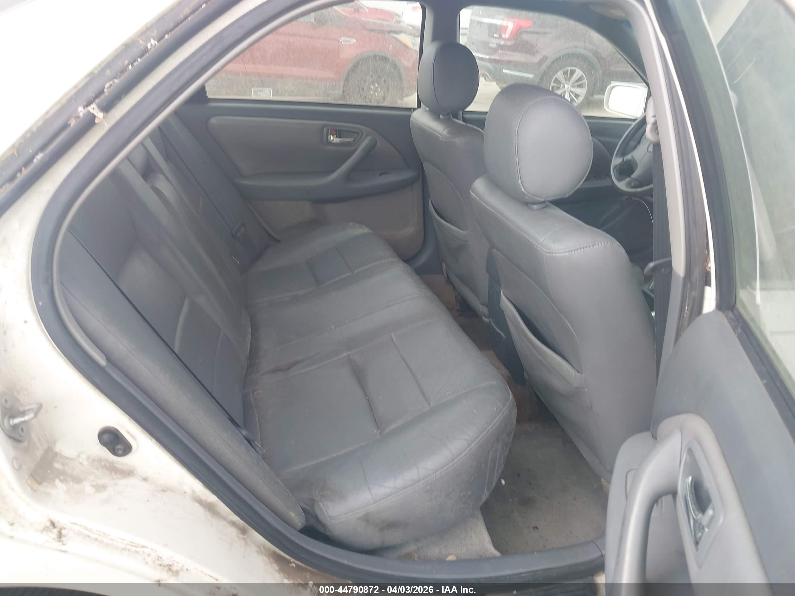 TOYOTA CAMRY image 8