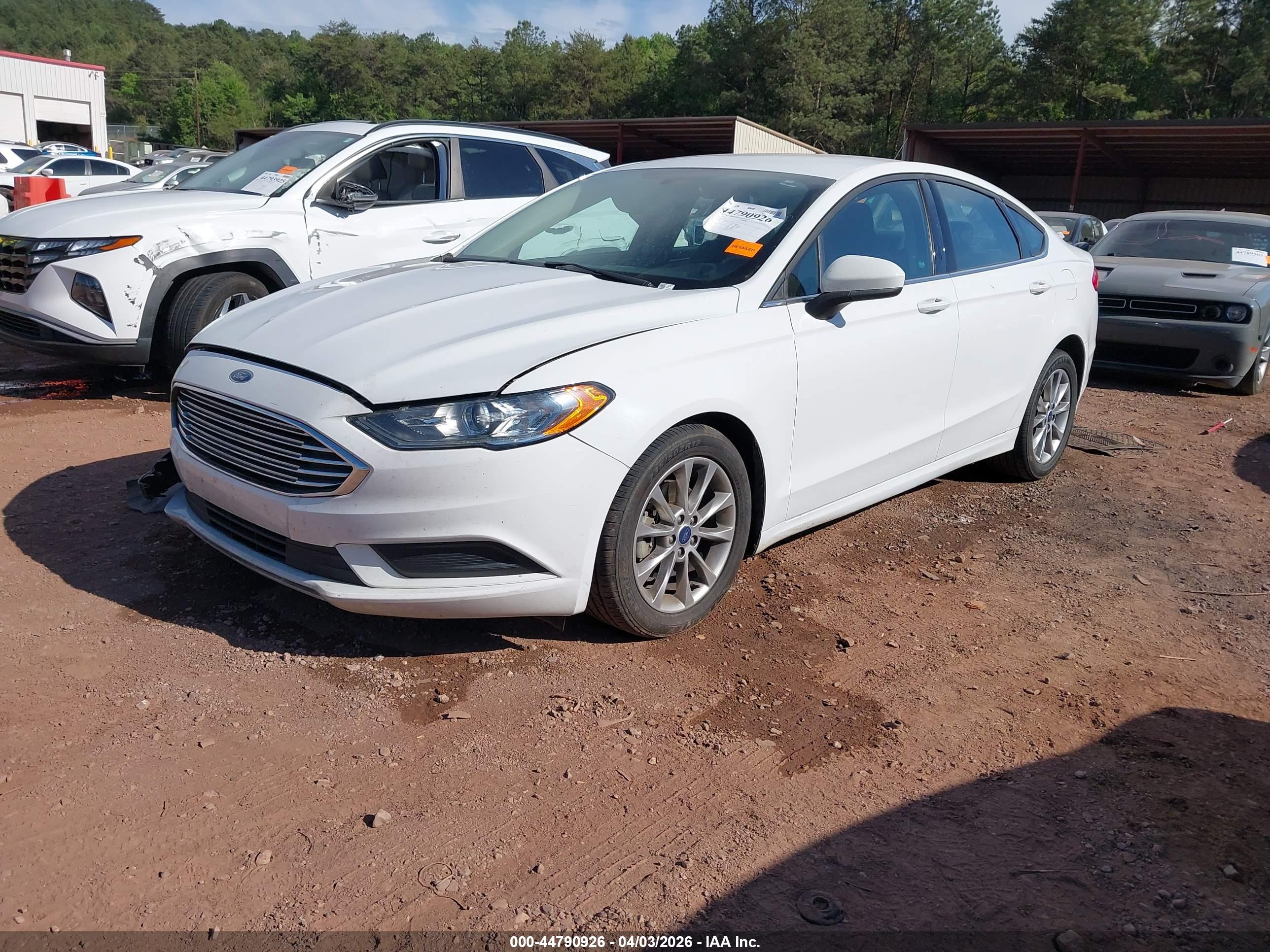 FORD FUSION image 2