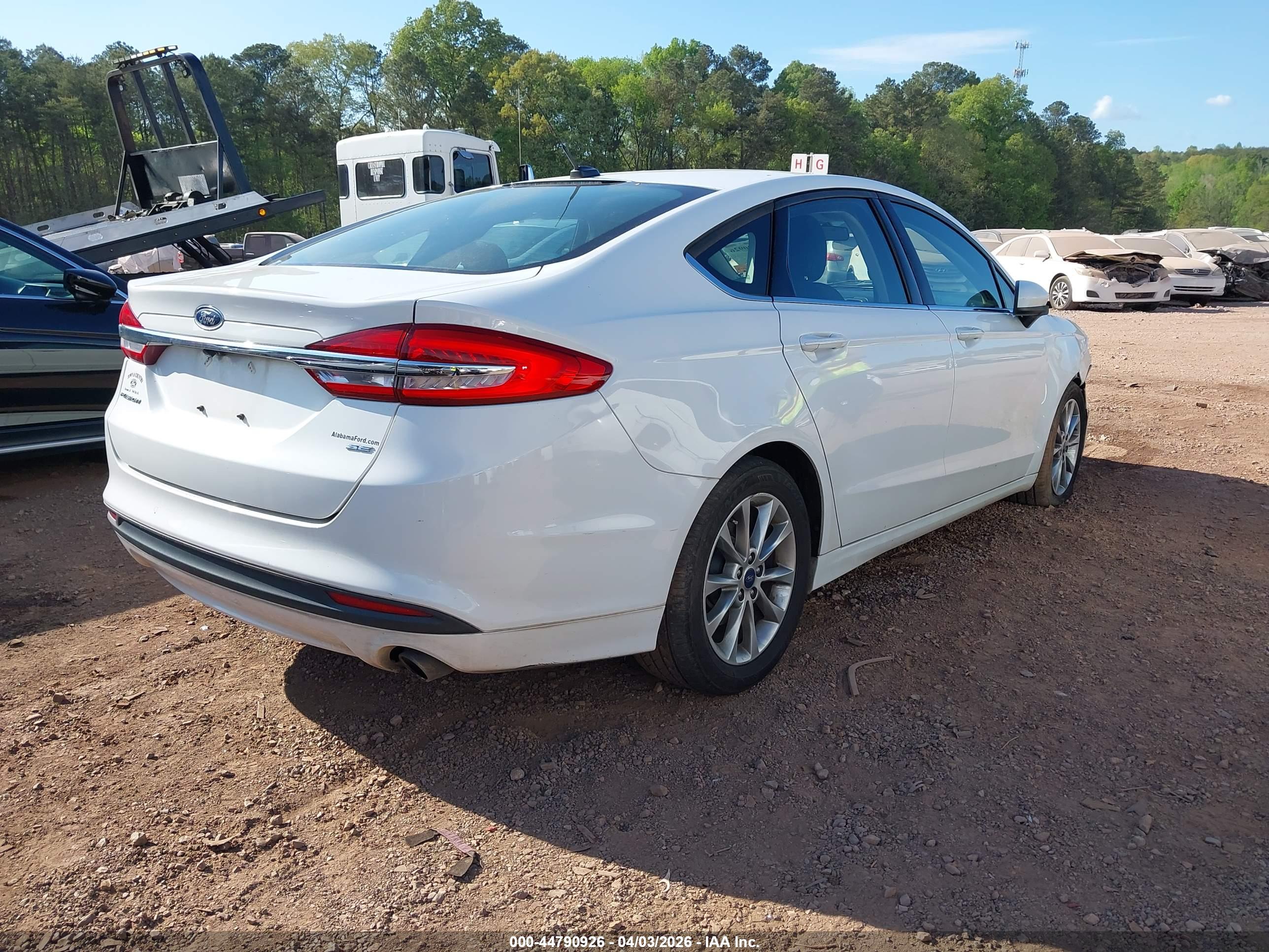 FORD FUSION image 4