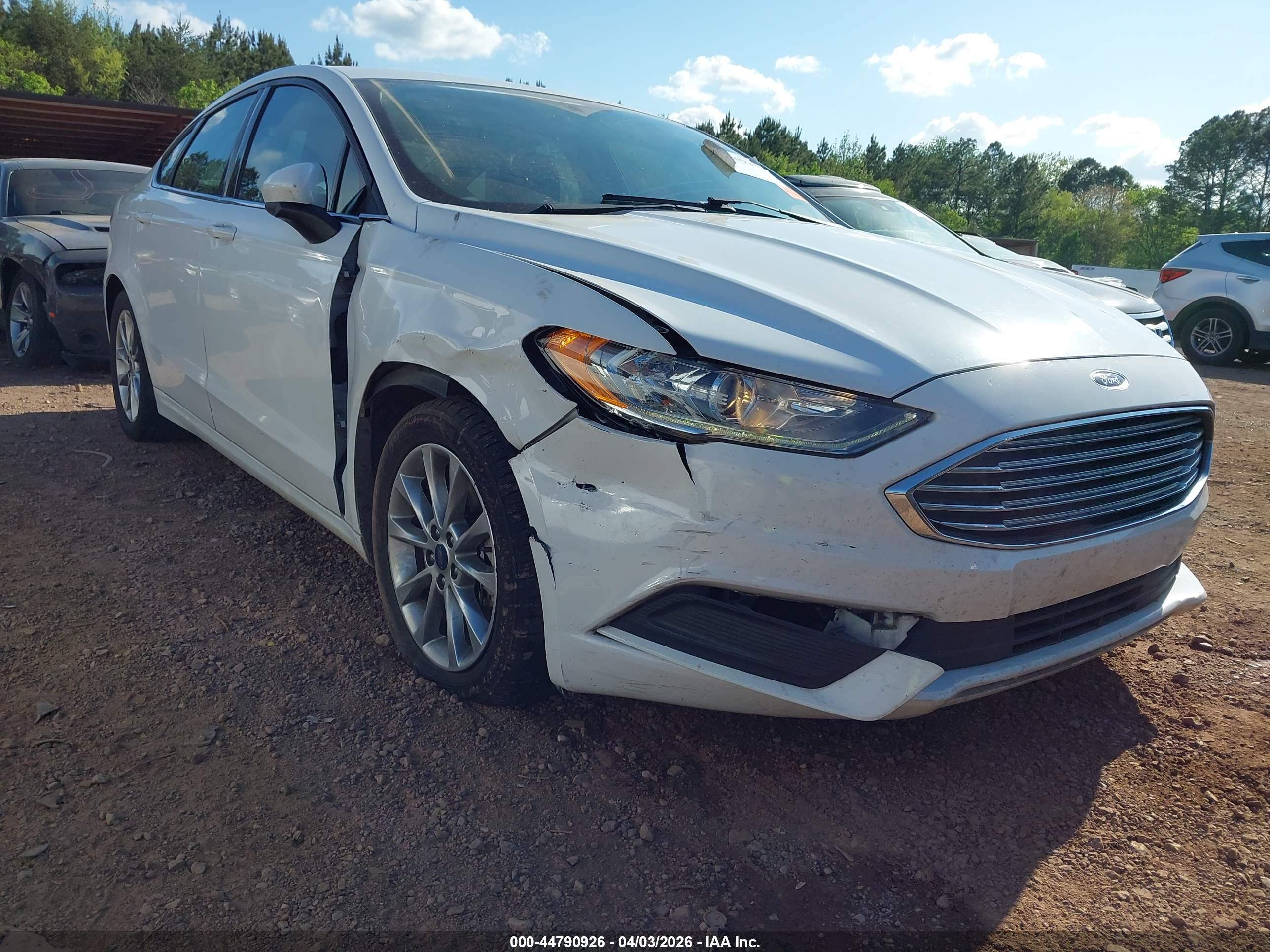 FORD FUSION image 6