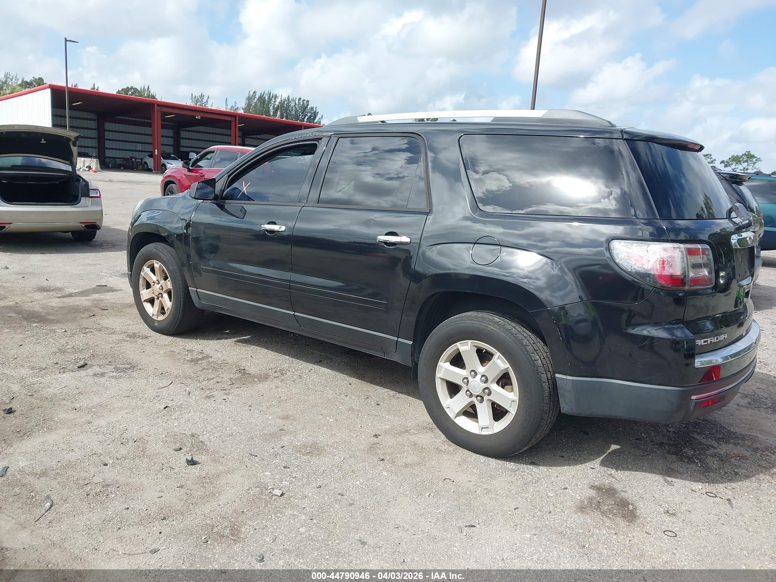 GMC ACADIA image 3