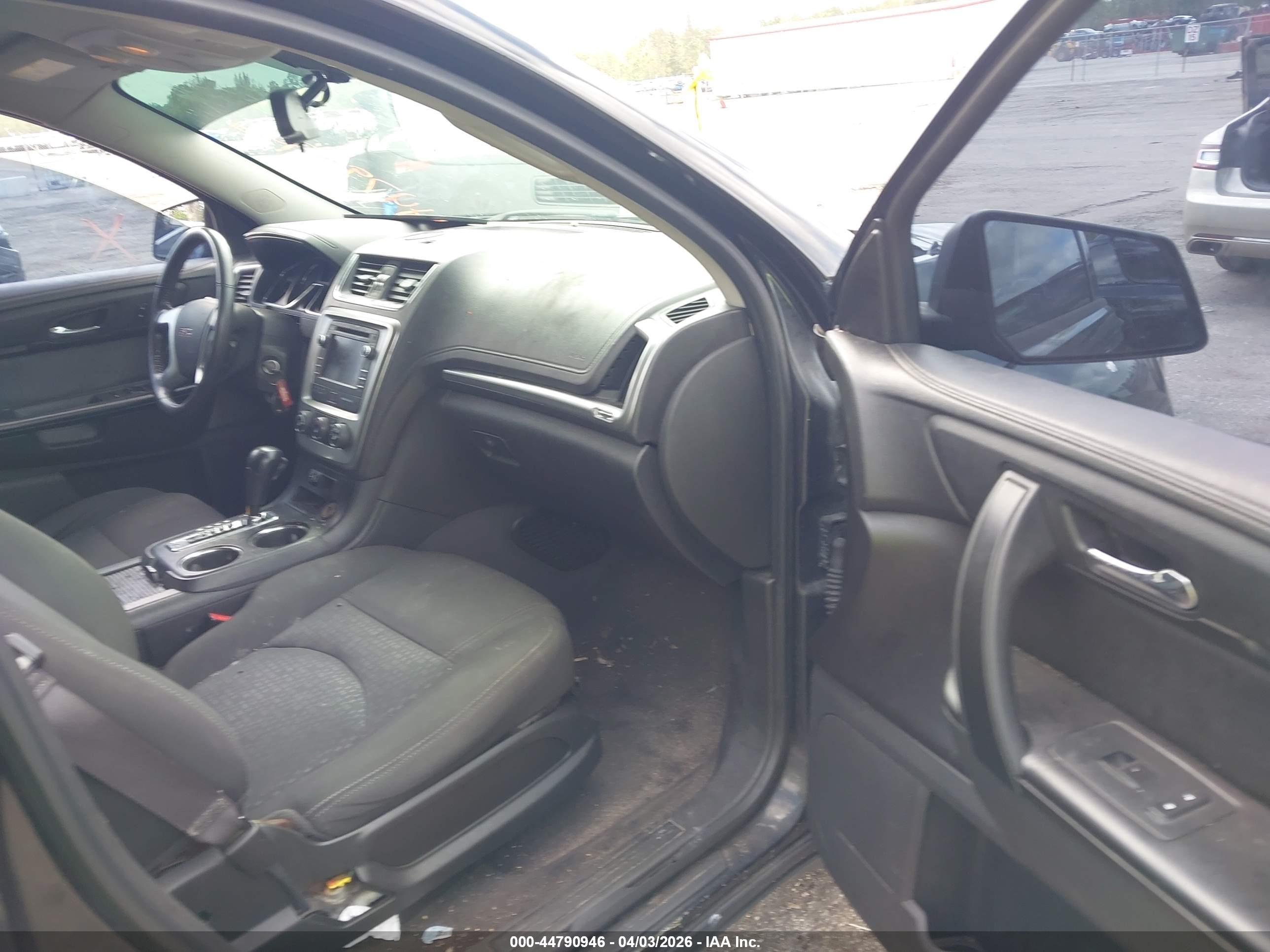 GMC ACADIA image 5