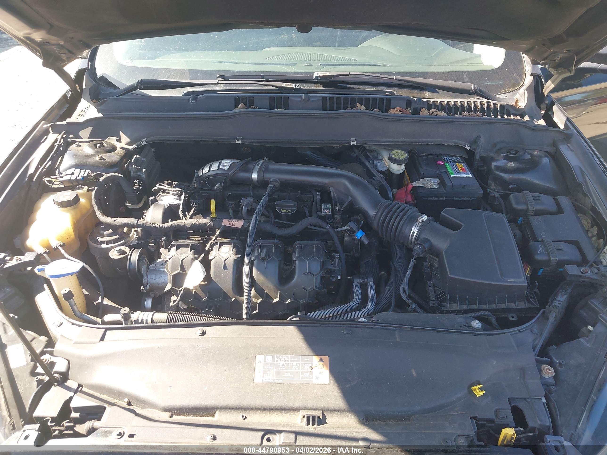 FORD FUSION image 10
